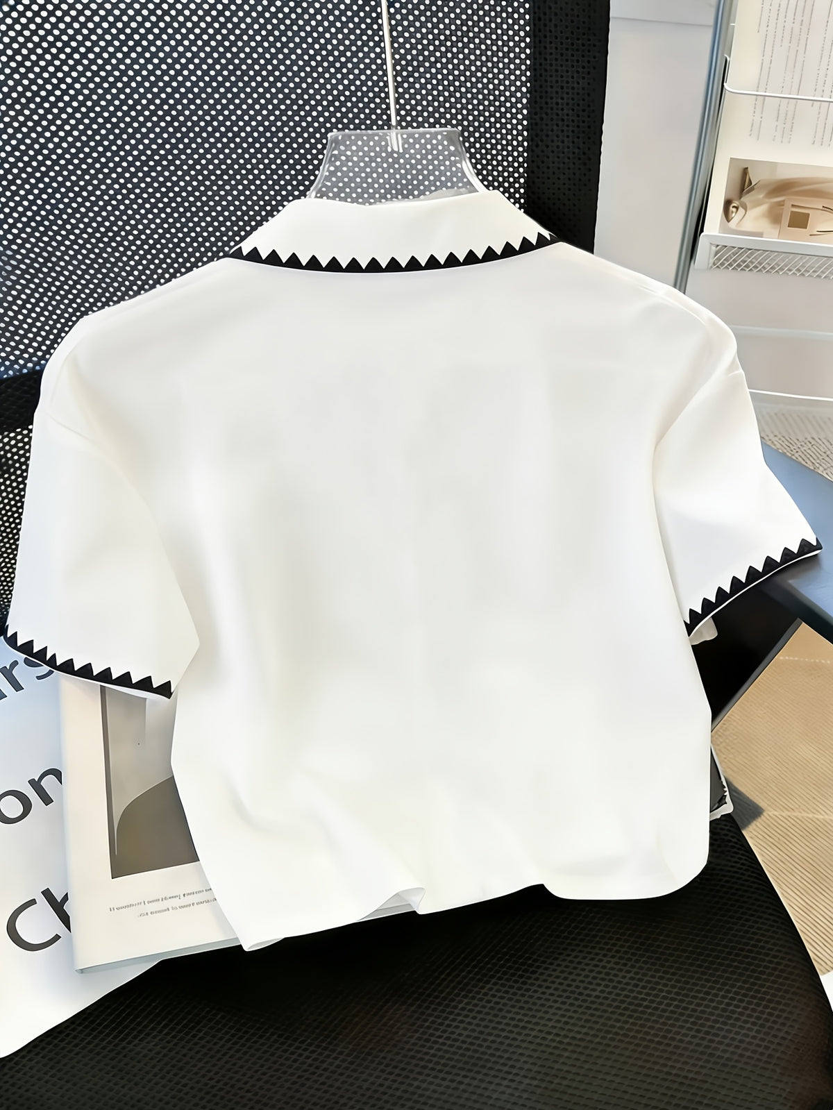 Marked Lady'S New Short-Sleeved Shirt, Embroidered Edge Shirt, Loose Fit, Design Sense, Fashionable Commute And Happy Vacation Wear - White