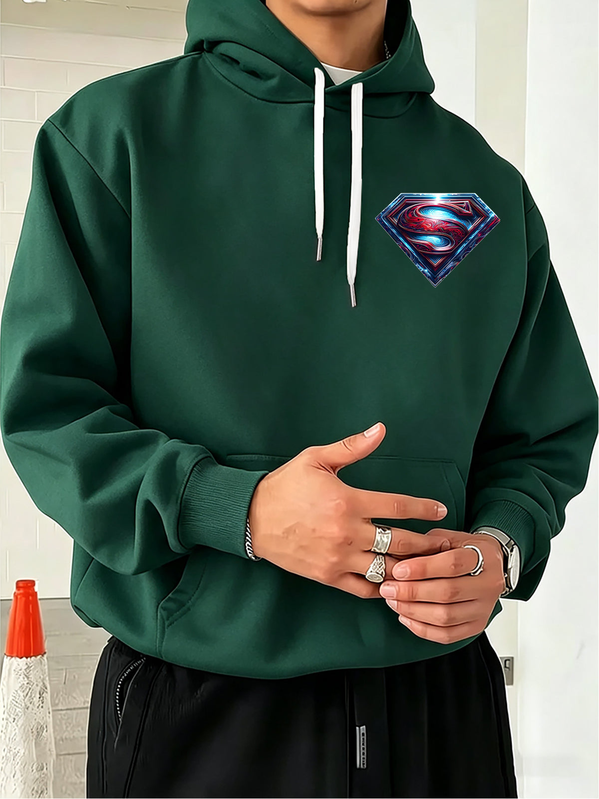 Warner Bros. Official Light and Shadow Superman S-Logo Printed Hooded Sweatshirt — Unisex Loose Pullover, Suitable for Casual, Sports, and Daily Wear, Machine Washable and Warm, for Autumn and Winter - Green