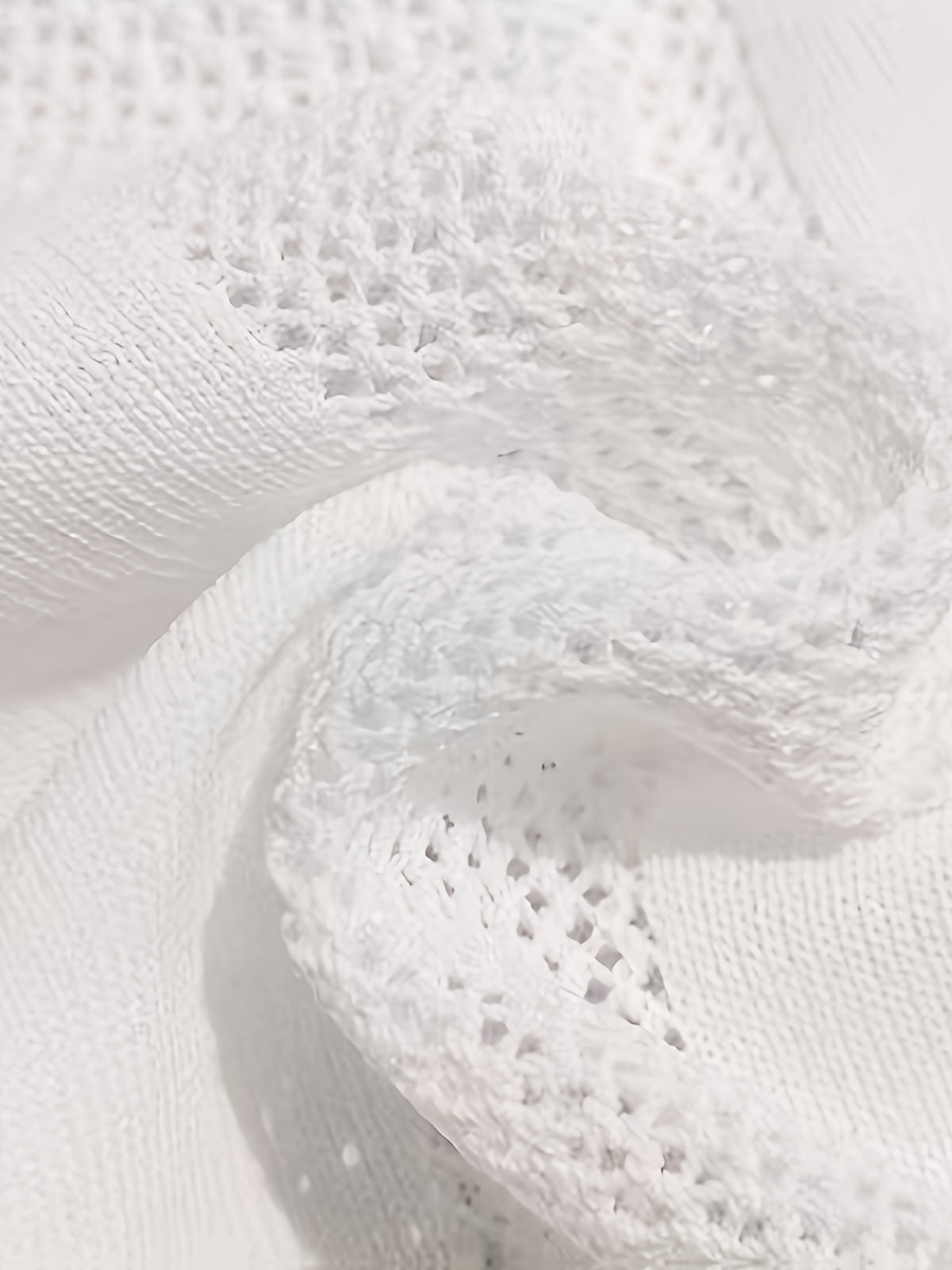 New Summer Collection of Men'S Fashion: Solid Color Hollow V-Neck Knitted Short Sleeves - White