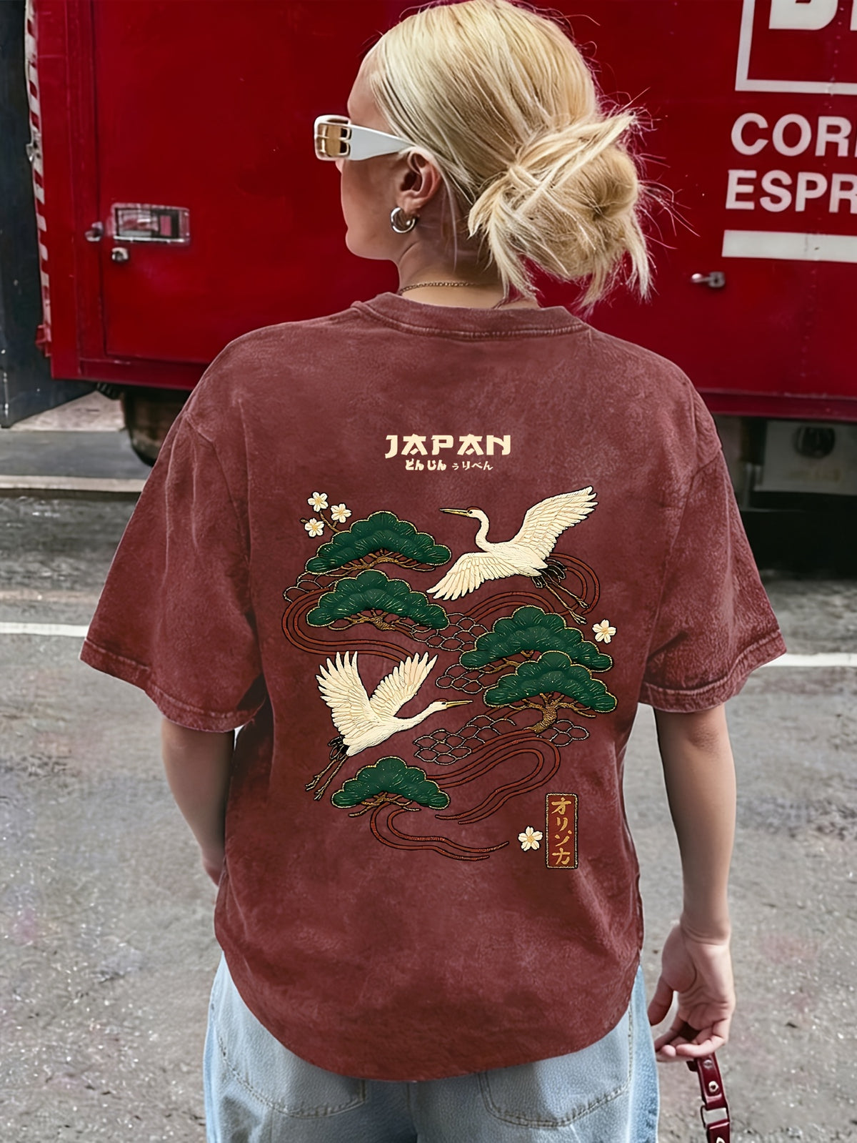 2026 Fashionable Trendy New Distressed Design Japanese Crane Pine Branch Print American Vintage Street Style Women'S Distressed All-Match Casual Retro Short Sleeve T-Shirt - Maroon 2