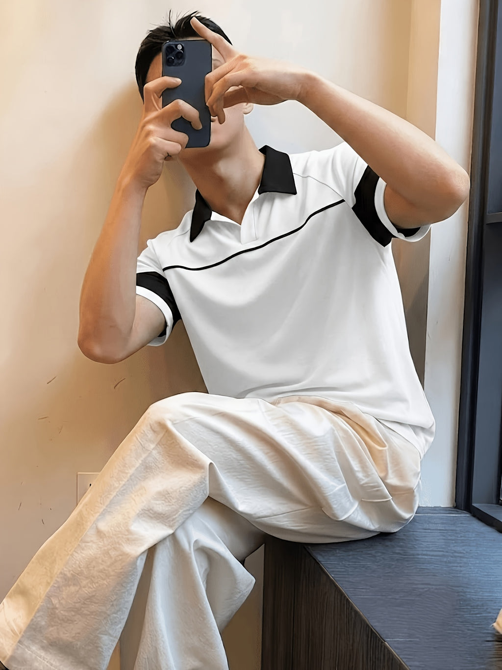 New Summer Men's Color-Block Lapel Short-Sleeve Polo Shirt with Raglan Sleeves, Casual Sporty Style, Skin-Friendly and Breathable Top, Structured and Slimming Fit, Flattering on All Body Types, Versatile and Trendy for Daily Commuting and Streetwear - White