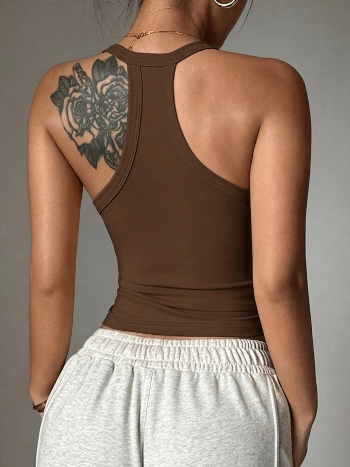 3pcs/set Y-back Cropped Tank Top, V-neck Sleeveless Slim-fit Basic T-shirt, Suitable for Daily and Casual Wear, Yoga, Running, Fitness, Stretchy Athletic Workout Tank Top, Breathable - White + Red Coffee + Black