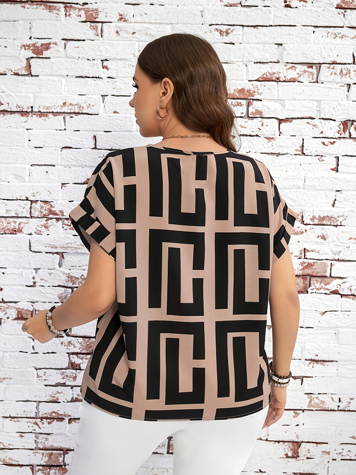 Women'S Stylish Geometric Round-Neck Shirt - Mixed colors