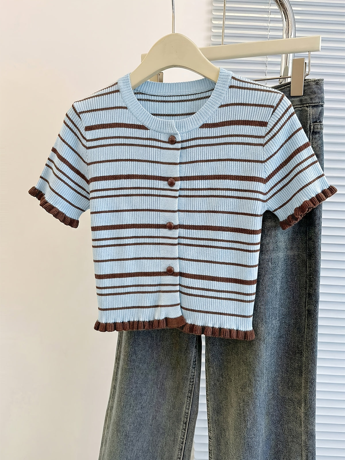 Blue and Brown Striped Cardigan with Buttons, Ruffled Hem, Ribbed Slim-fit Cropped Short-sleeve Top, Suitable for Commuting and Date Outfits, Women's New Summer Top. This Exquisite and Fashionable Sweater Is Perfect for Photography, Daily Wear - Blue+Coffee Color