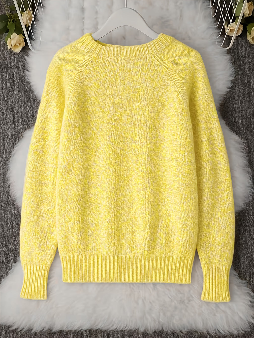 French-style Round-neck Sweater, Soft and Cozy, Elegant Design, Perfect for Spring and Autumn Commuting and Outings - Lemon Yellow