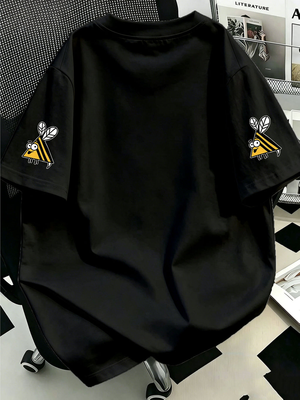 Plus Size Women'S BEE Different Bee Pattern Printed Round Neck T-Shirt, Suitable for Summer Vacation, Beach, Resort, Spring, Valentine'S Day, Carnival, Mother'S Day Gift; Suitable for Casual Wear, Outings, Travel, Holidays, Parties, Birthdays - Black