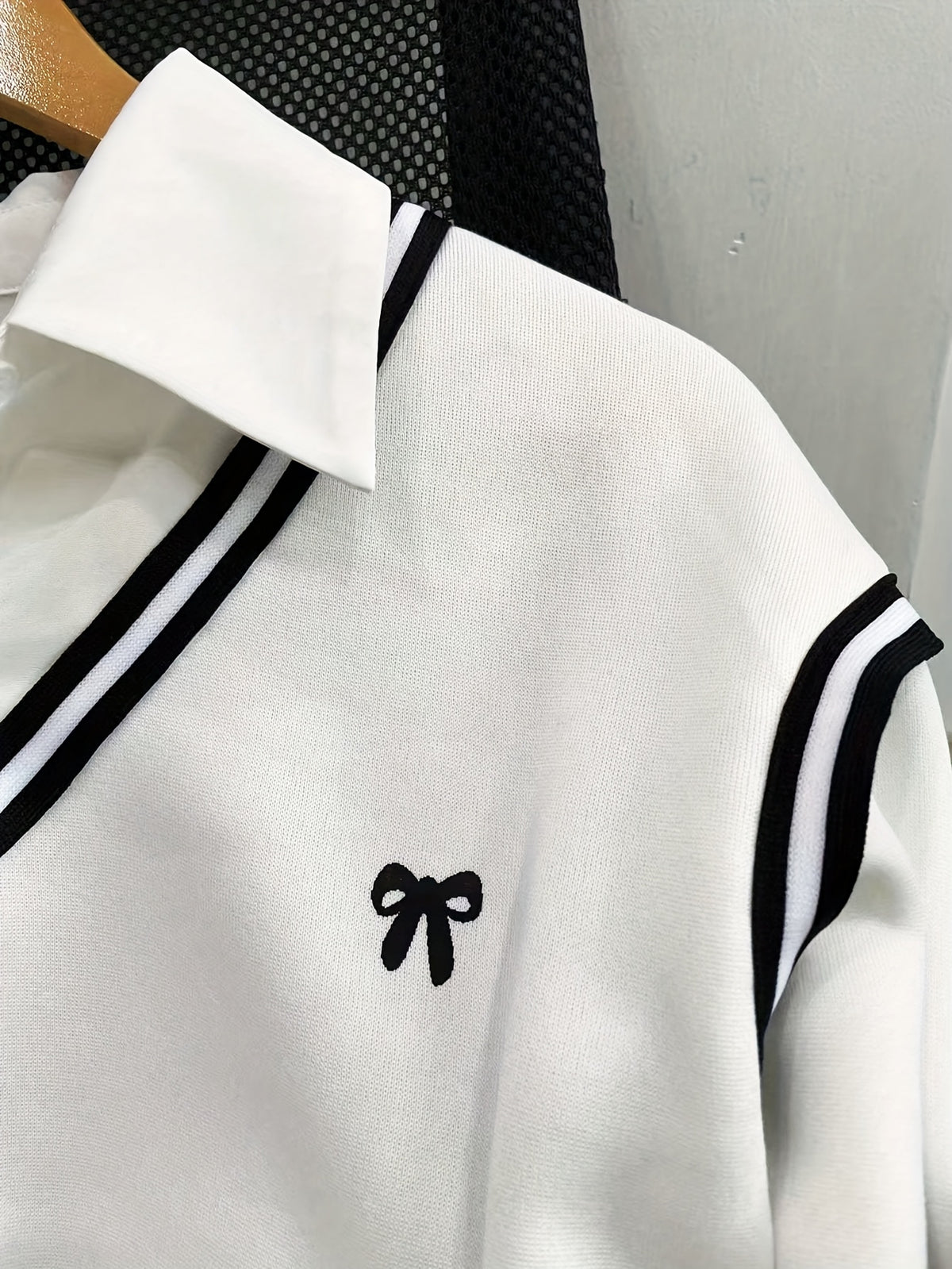 Ladies' Elegant Fashion Bow Print Striped Splicing Sweatshirt - White