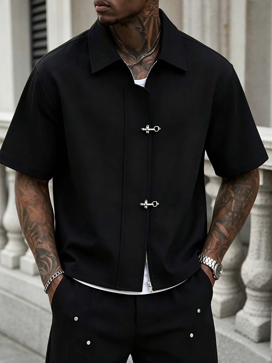 Metal Snap-button Lapel Short-sleeve Casual Shirt. Stylish Design, Smooth and Skin-friendly, Short-sleeve Cut, Lightweight and Breathable, Suitable for Summer Outings. Loose Short-cropped Fit, Dark Streetwear Trend Attire - Black