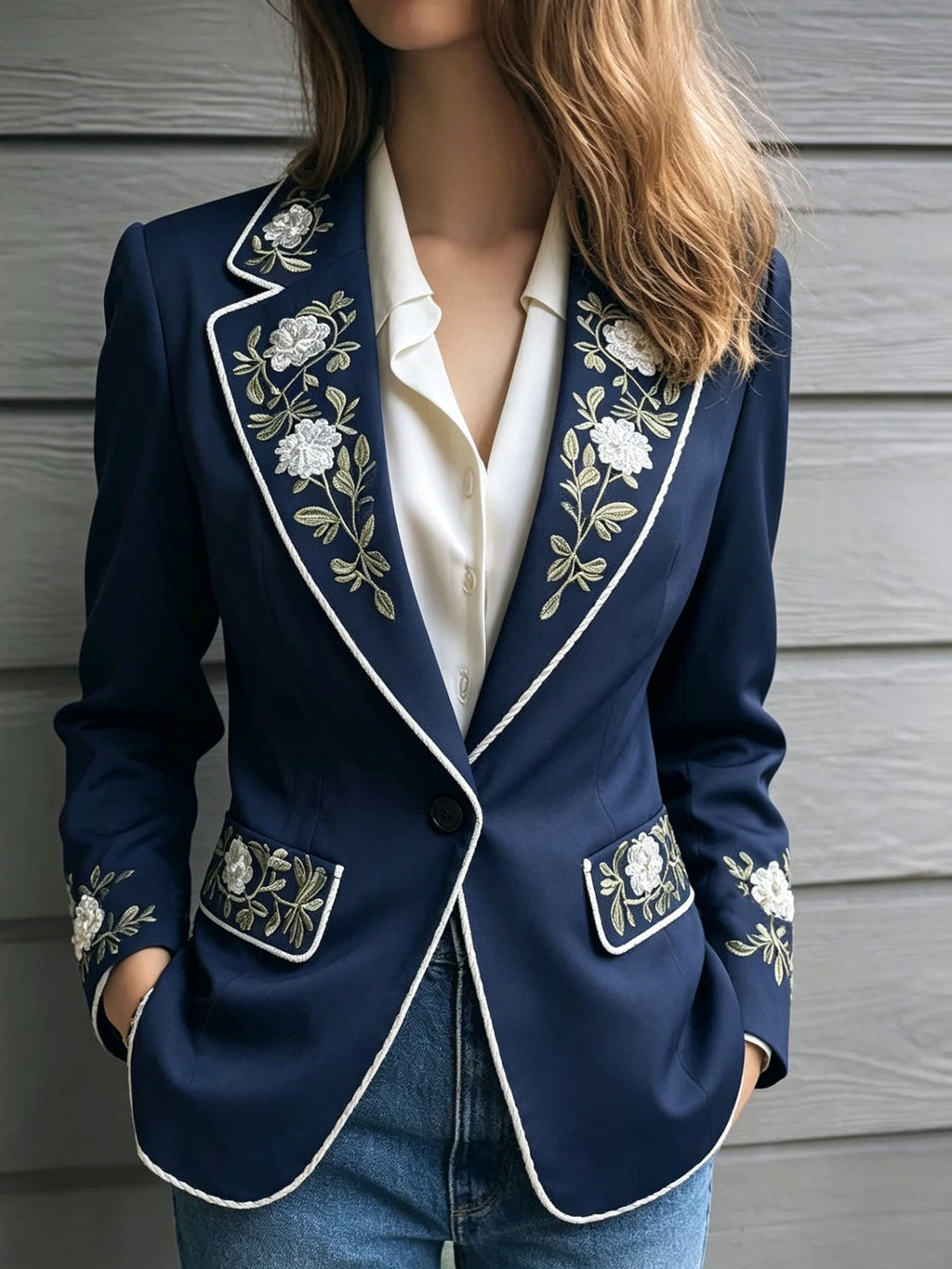 A Women'S Fashionable Daily Commuting Blazer with Floral Embroidery, Perfect for Everyday Work And Gatherings - Navy Color
