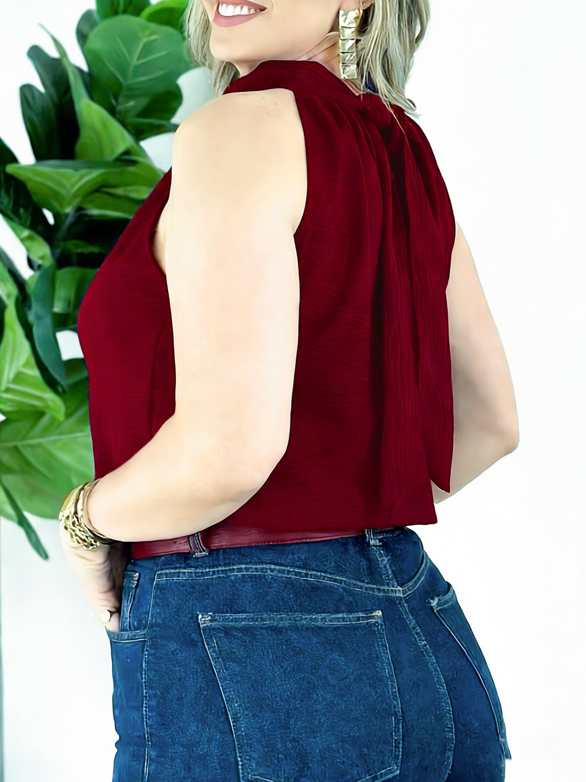 Solid Color Sleeveless Halter Neck Fashion Top - Deep Red