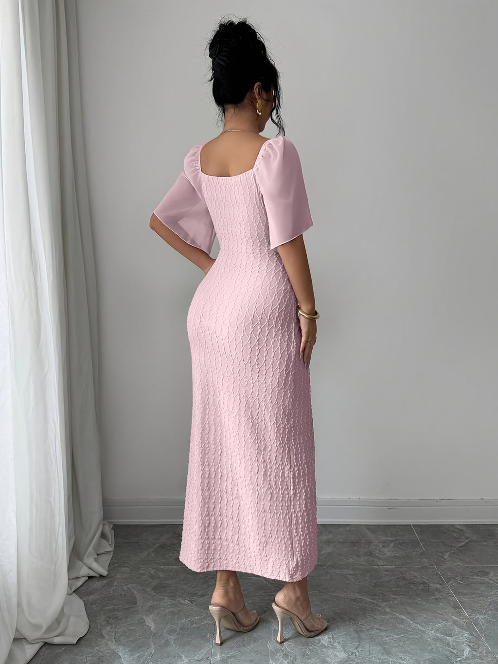 Elegant French-Style Gentle Fit Bodycon Dress with Metal Buckle Accent Pleats, Figure-Flattering Temperament Long Dress for Daily Commute, Dates, and Dinner Parties, Women's Clothing - Pink
