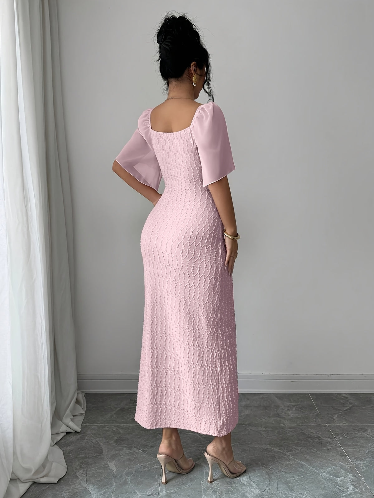 Elegant French-Style Gentle Fit Bodycon Dress with Metal Buckle Accent Pleats, Figure-Flattering Temperament Long Dress for Daily Commute, Dates, and Dinner Parties, Women's Clothing - Pink