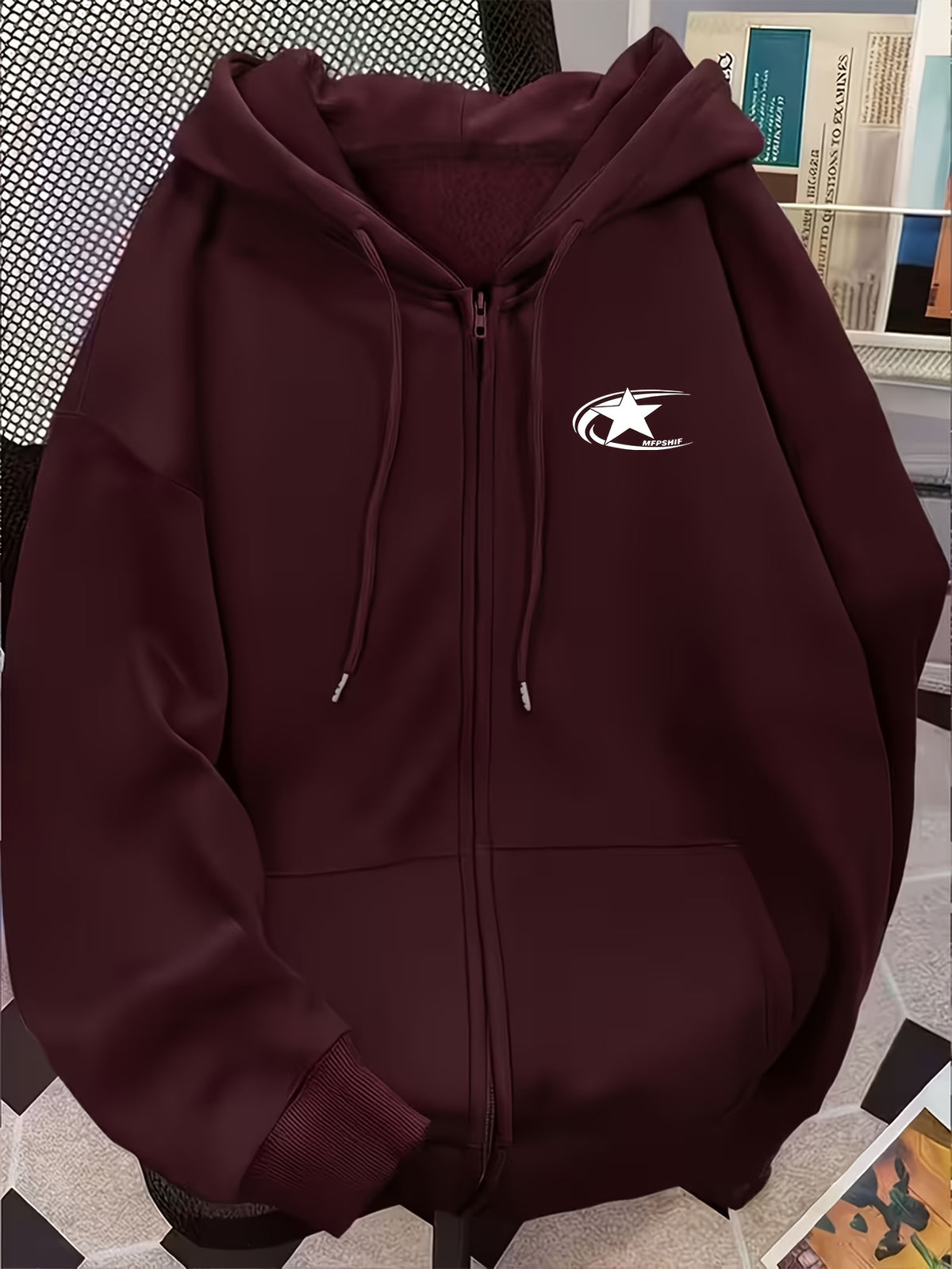 1pc Women's Spring/autumn/winter -lined Warm Hooded Zip-up Sweatshirt Jacket, Featuring a Relaxed Zip-up Style Suitable for Streetwear Fashion. It Showcases a Creative Star Heat Transfer Print Design, with a Basic Fit That Effortlessly Creates - Burgundy