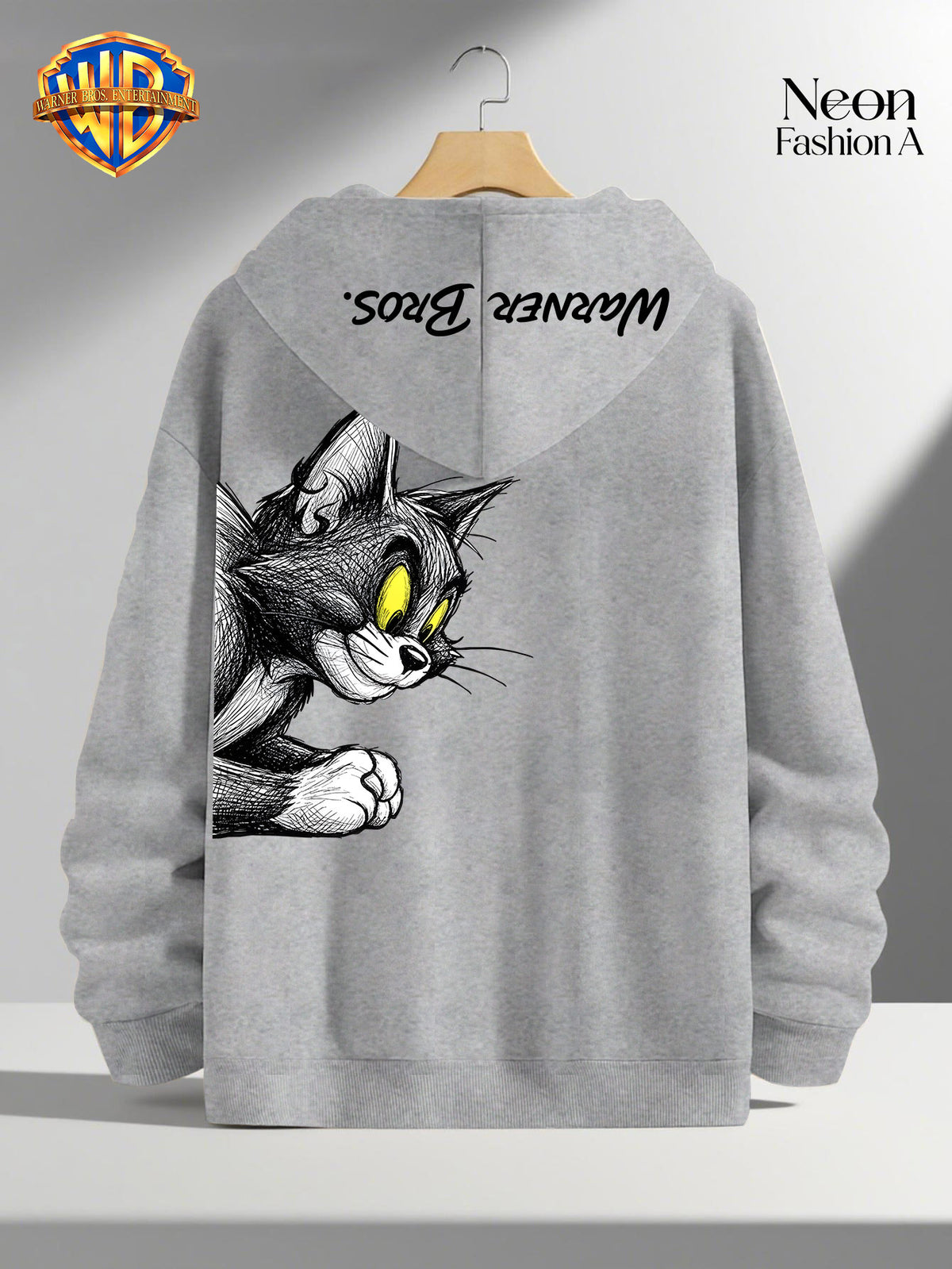 1pc Warner Bros. Cartoon Classic Couple's Sweatshirt, Unisex Long-Sleeve Top with Playful WB Anime Character Action Print on the Back, Trendy, Fashionable, Versatile, Streetwear, Comfortable, and Casual Outerwear, Chinese National Trend - Men's-Light Gray
