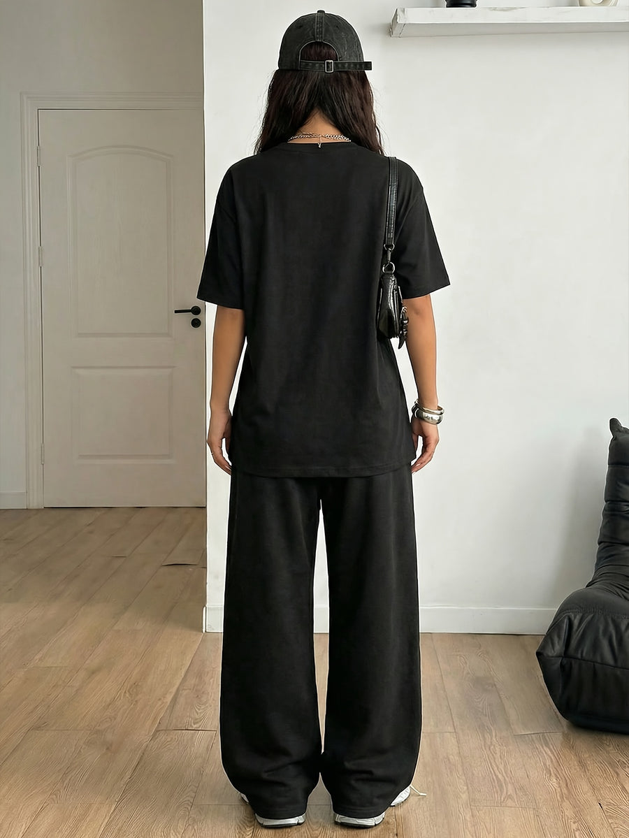 Women's 2-Piece Set: Spring/Summer Fun "Brown Bear" Heart and Letter Print Daily Y Casual T-Shirt with Drawstring Loose Straight-Leg Pants. Soft, Comfortable, Niche Hip-Hop Y2K Versatile Streetwear T-Shirt Set, Suitable for Summer Outings - Black