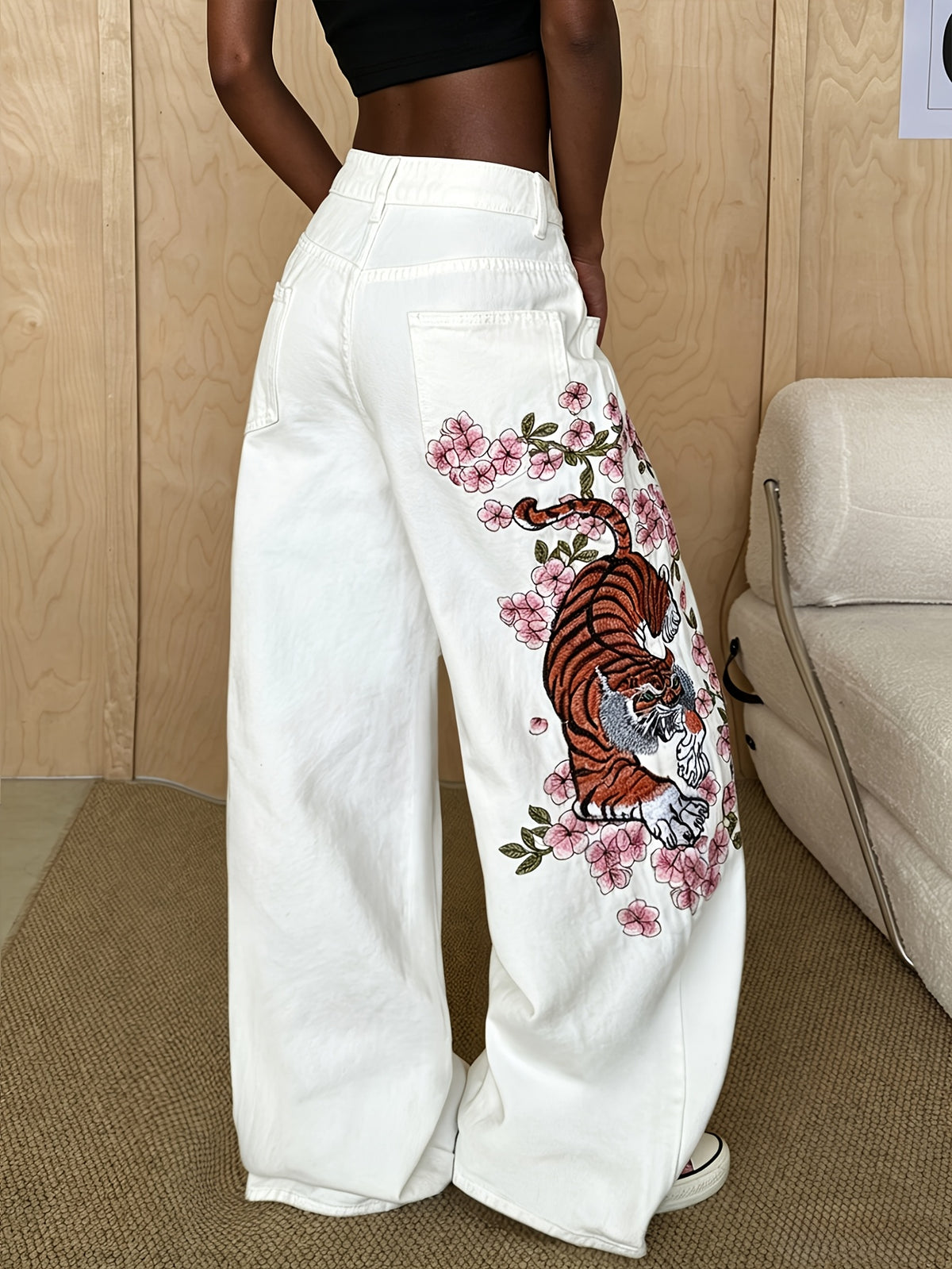 1pc High-waisted Heavy Embroidered Tiger and Floral Loose-fit Women's Denim Pants, Street-style Trendy and Versatile High-waisted White Wide-leg Pants, Belt/accessories Not Included - White