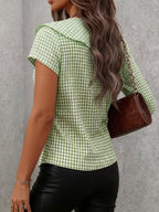 Elegant and Cute Daily Butterfly Collar Short-sleeve Blouse Top, Featuring a Classic Two-tone Plaid Pattern and a Front Tie Bow Design, Suitable for Daily Wear and Casual Outings - Matcha Color