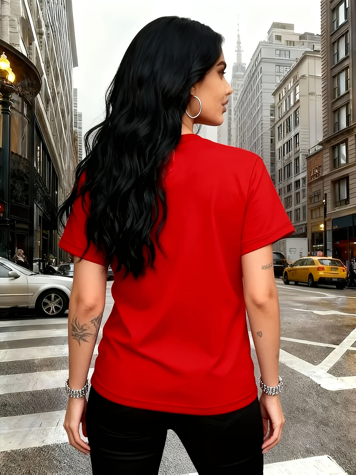 Elegant Women'S T-Shirt | Unique Rose Pattern - Casual Crew Neck Top | Breathable, Lightweight, Perfect for Spring And Summer Wardrobe - Red