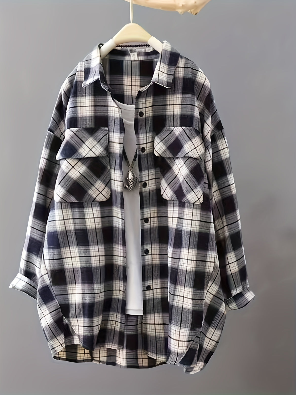 Women's Loose Black and White Plaid Shirt Long Sleeve Casual Commuter Pocket Top Wrinkle-Free Spring Autumn Outerwear - Black And White