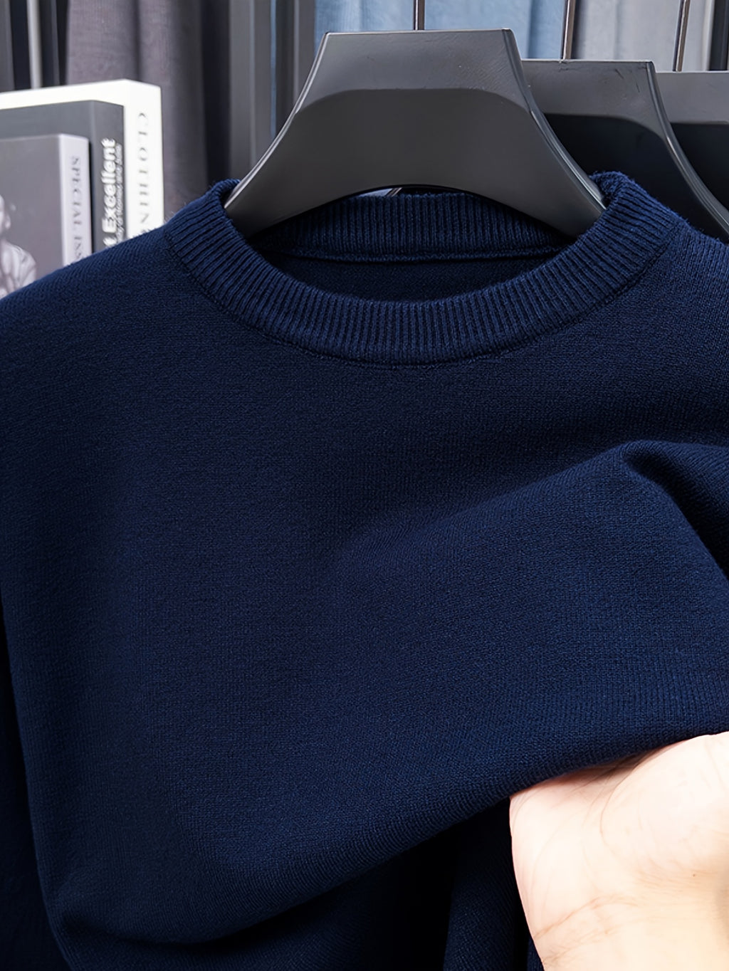 Minimalist City Round Neck Sweater for Daily Commute - Navy