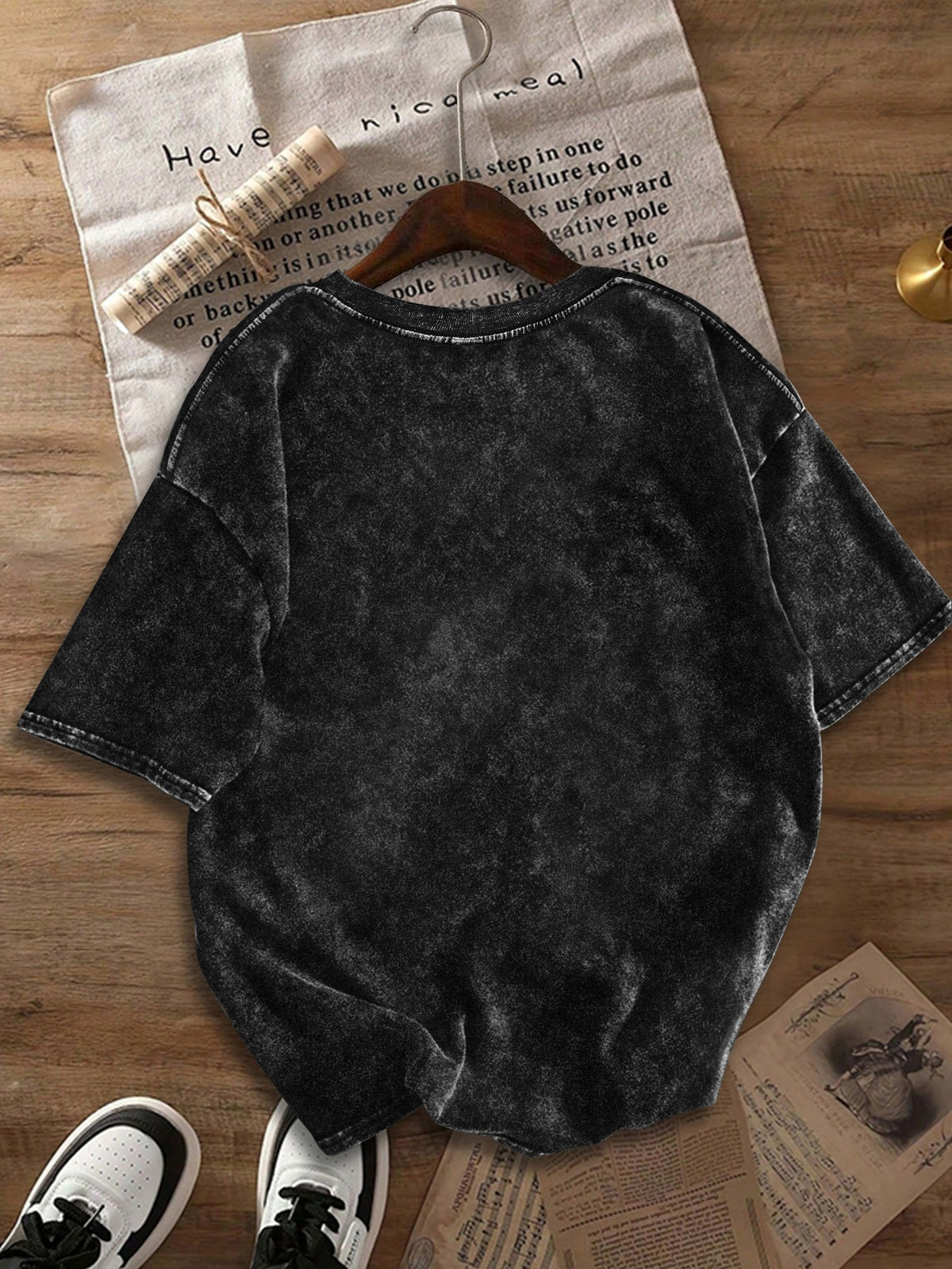 Women's Retro-style Drop-shoulder Loose-fitting Solid Color Pure Washed T-shirt, Fashionable and Casual Short-sleeved Top, Suitable for Everyday Casual Wear, Street Style. - Black