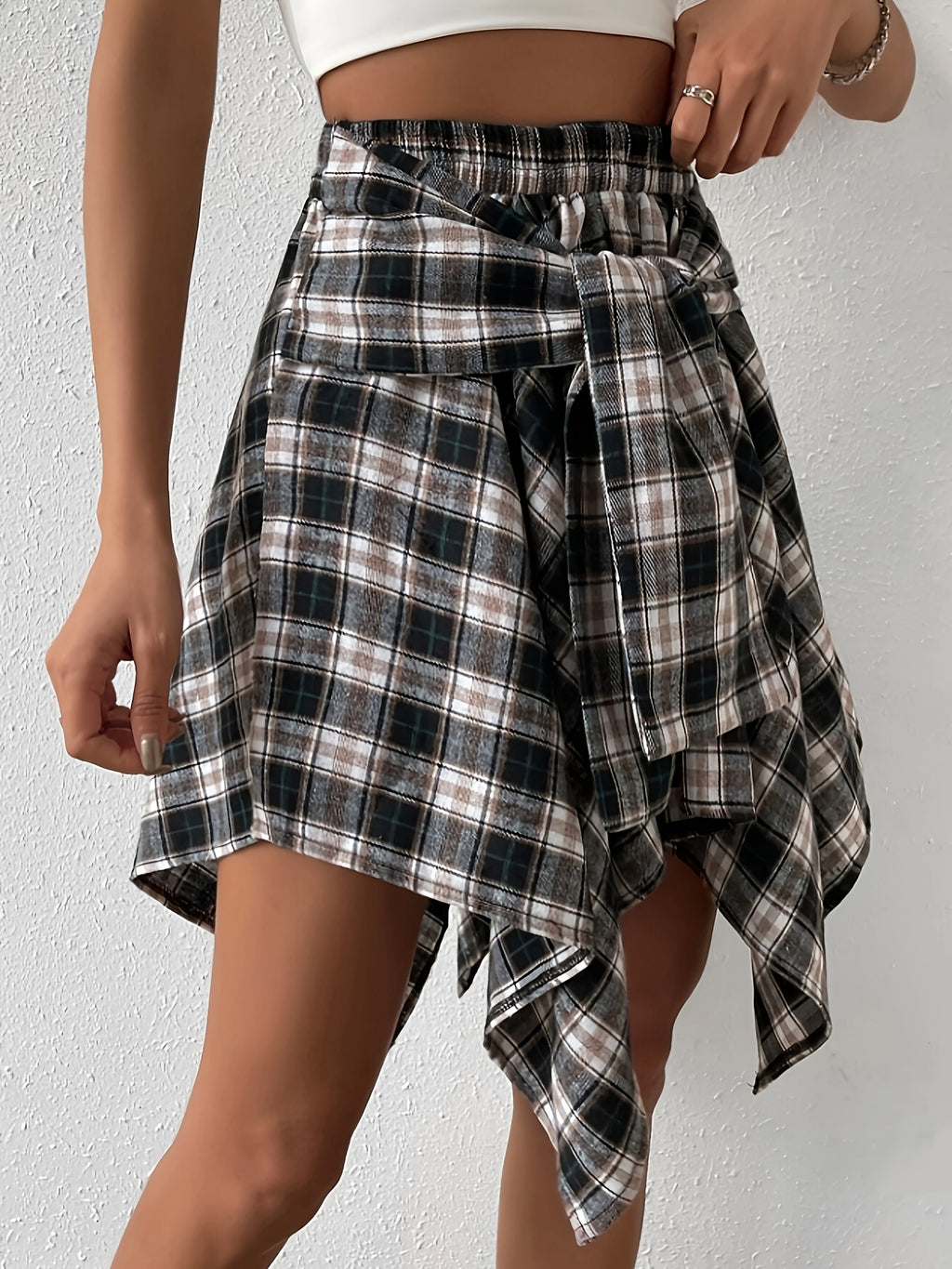 Checkered Print Casual High-Waisted Asymmetrical Hem Skirt - Grey