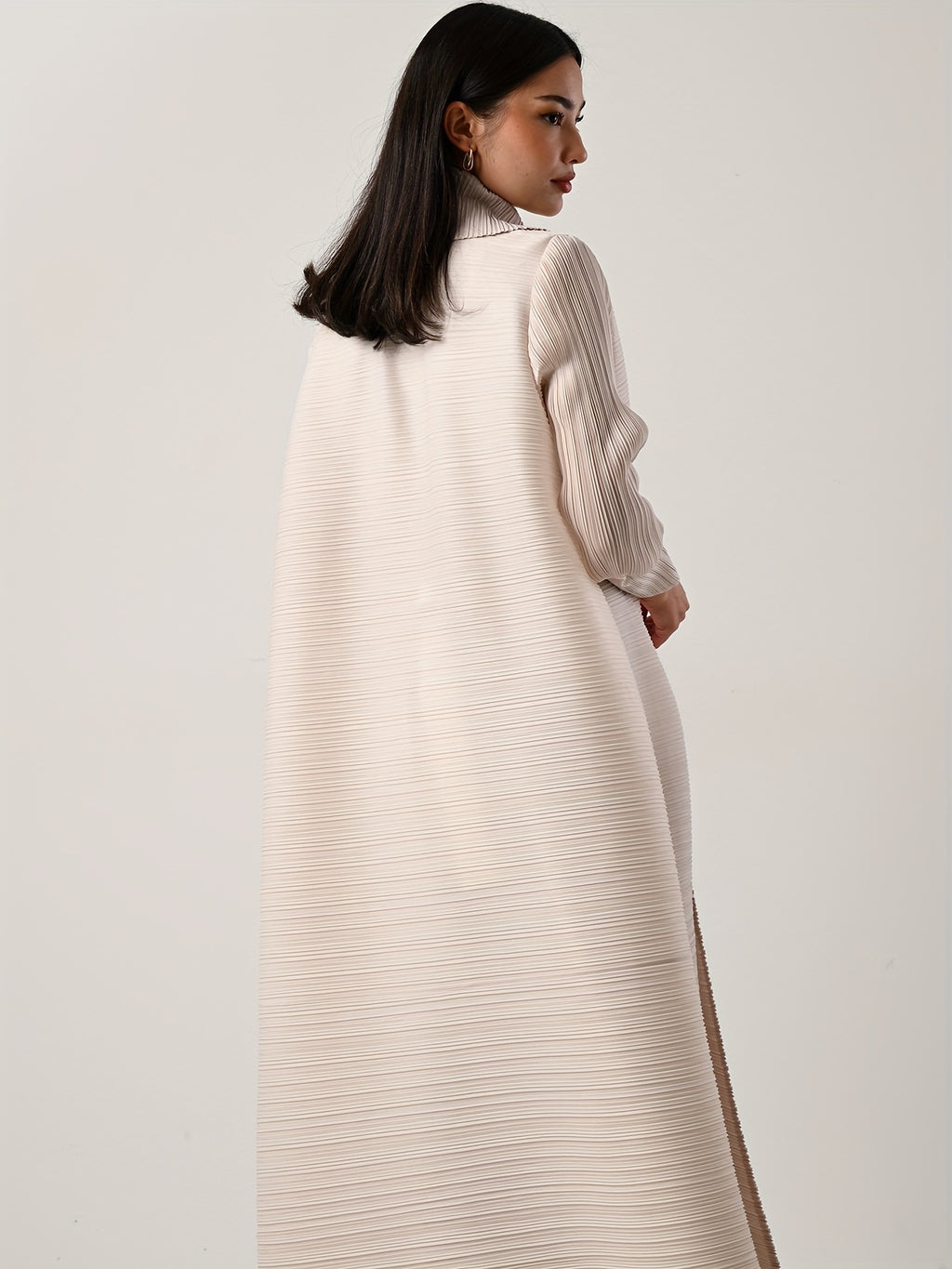 Middle Eastern Women's Clothing: Three-Yard Pleat Muslim Robe, Solid Color Cardigan Outerwear Cape - Milky