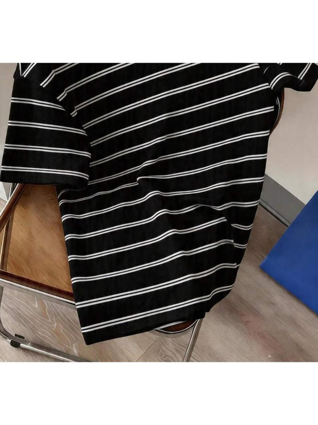 Men's Thick Striped Crew Neck Short-sleeve T-shirt, Featuring a Staggered Contrasting Stripe Design in a Vintage Casual Style. Simple and Relaxed Fit, Suitable for Various Occasions Like Commuting and Outings. [Printed Design – Not Textured] - Mixed colors