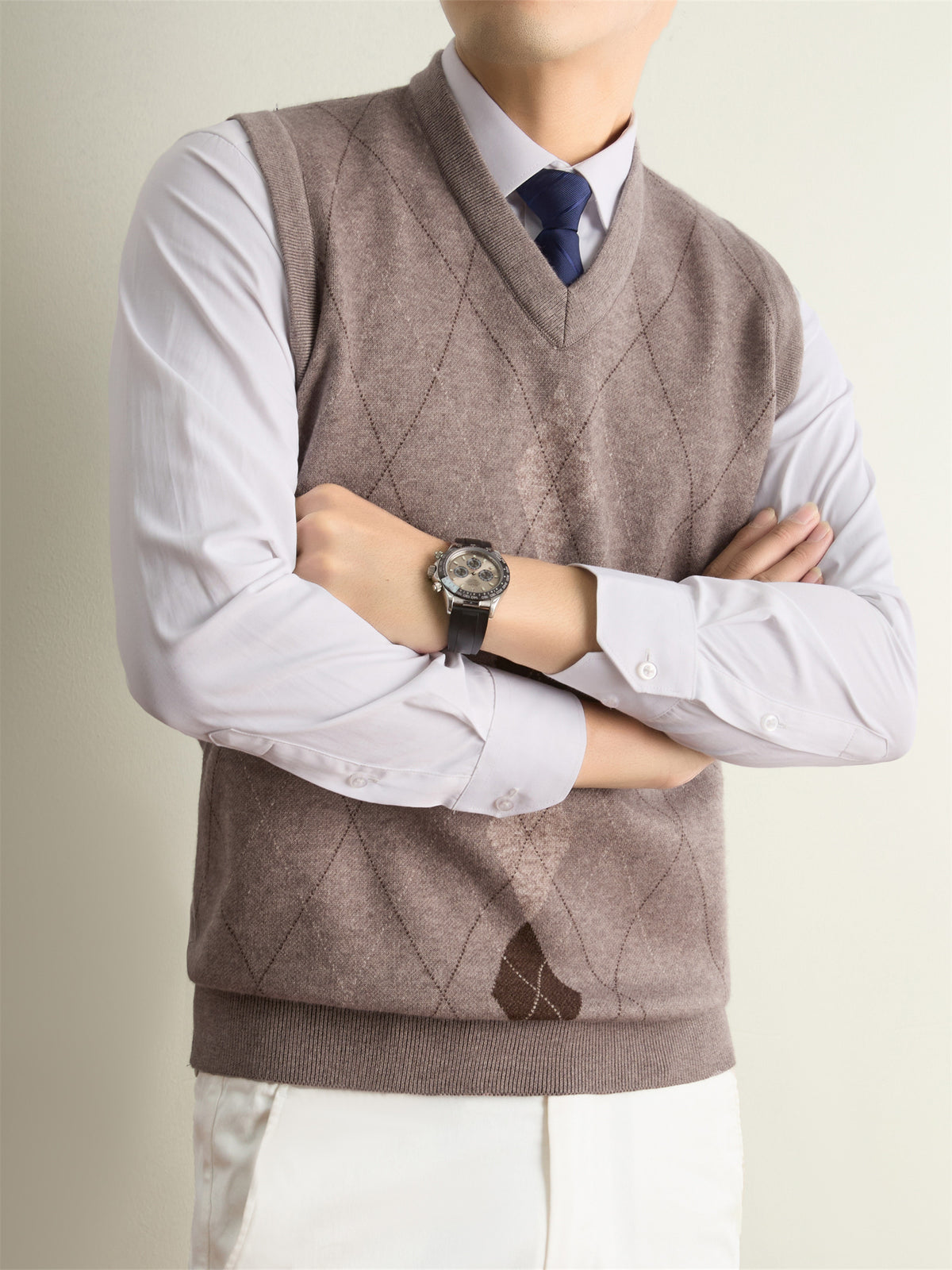 Men's Solid Color V-Neck Knit Sweater Vest - Basic Winter Warm Pullover, Casual Regular Fit Sweater Suitable for Fall/Winter Layering, Hand Washable for, Office & Outdoor Wear - Camel
