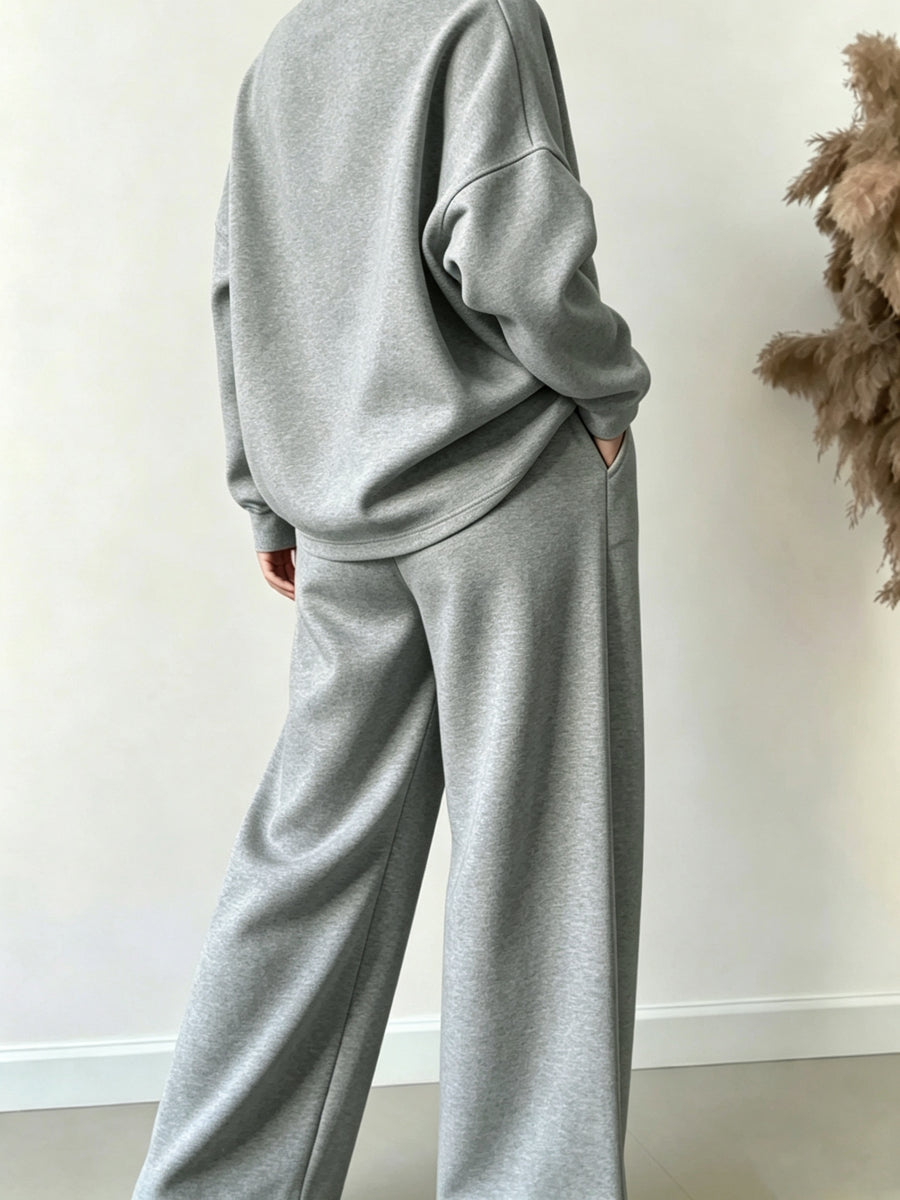 Women's Solid Color Round Neck Long Sleeve Sweatshirt and Sweatpants Casual Sportswear Set / Pants with Pockets / Convenient and Stylish / Casual and Relaxed Yet Fashionable Sweatshirt Set / Suitable for Shopping / Dating / Outings / Sports, Etc. - Light Grey