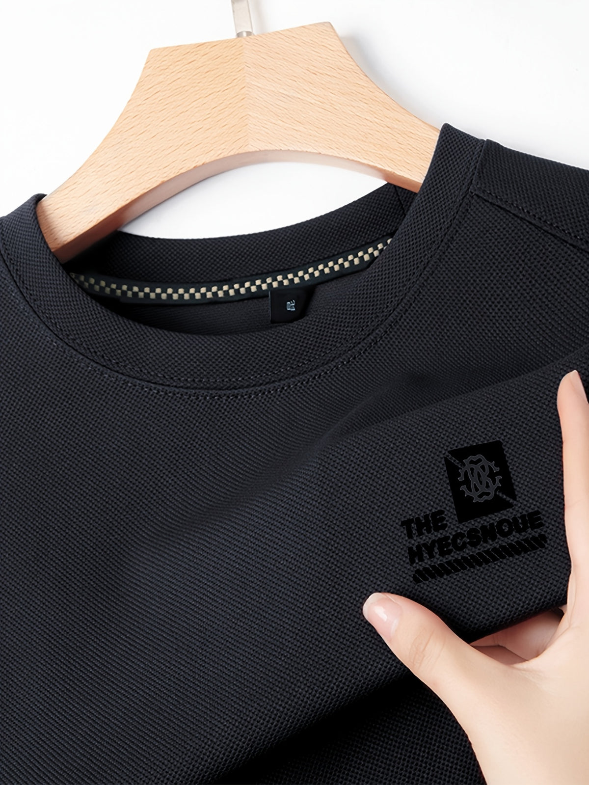 Minimalist Urban Crewneck Sweatshirt for Portable Daily Commuting - Grey