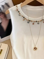 New Autumn/Winter Women's Sleeveless Tank Top with Exquisite Neckline Pendant Embellishment, Simple and Stylish Solid Color Slim-Fit Top, Elegant and Casual Versatile Cool and Breathable Base Layer (Necklace Not Included) - White