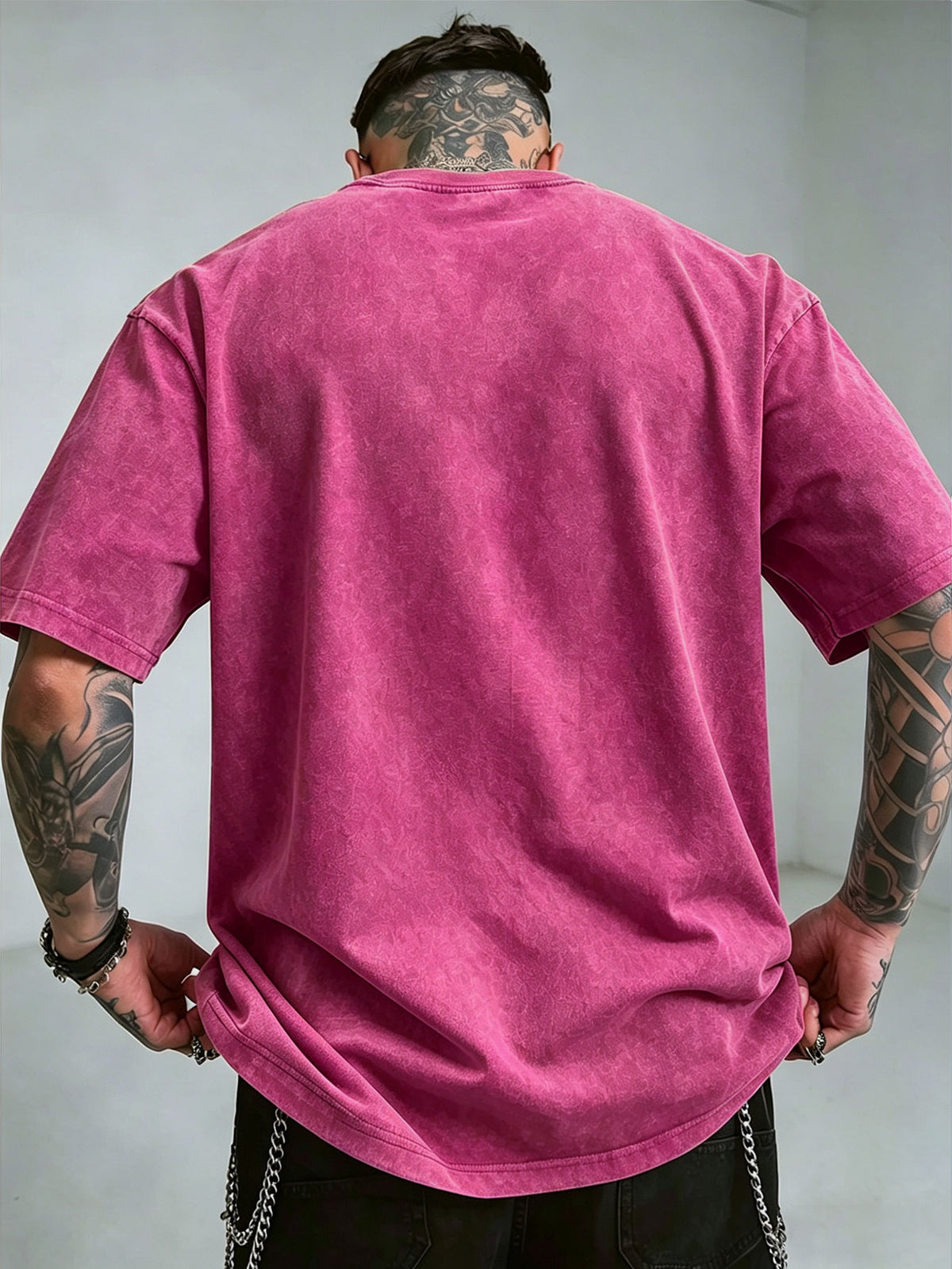 Warner Bros. Officially Authorizes Portrait Pattern Printed Retro Washed Distressed Short Sleeved T-shirt for Both Men and Women, Machine Washable Daily Commuting Outdoor Sports and Leisure Top - Rose Red