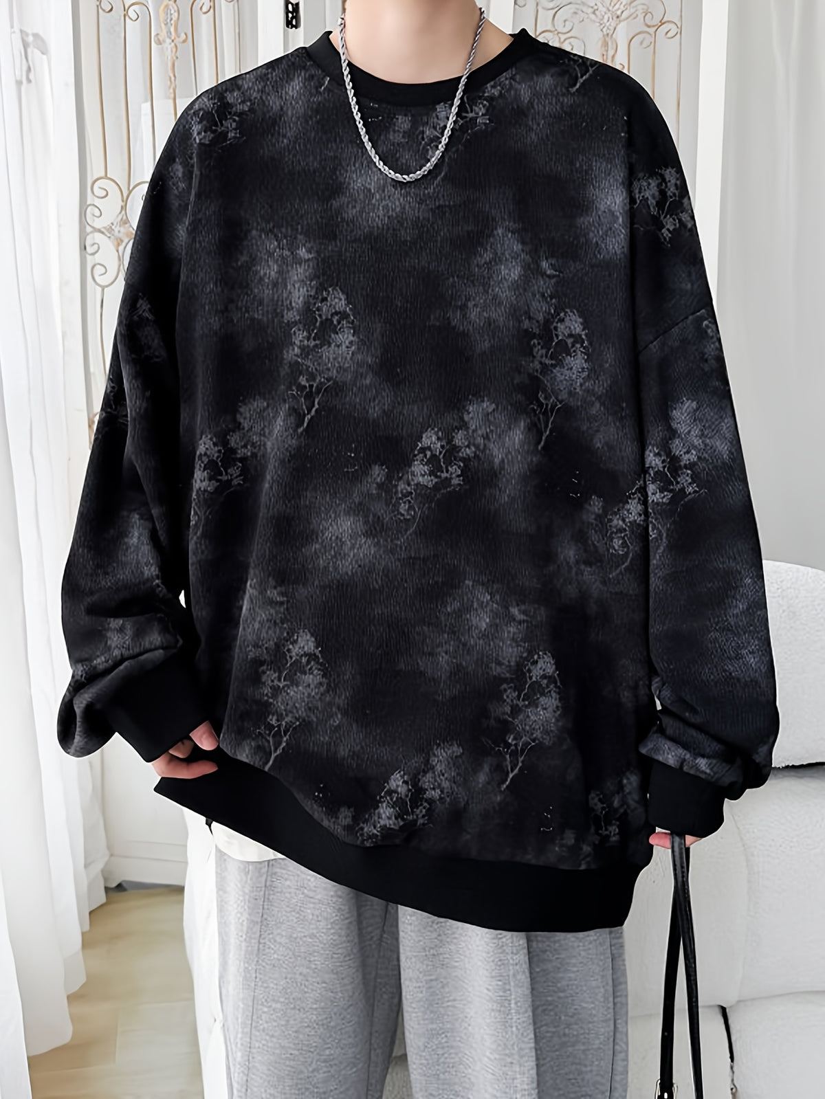 [Villa Le Water OBM] Men'S Korean Style Trendy Cool Round Neck Sweatshirt, Breathable And Skin-Friendly, Spring/Autumn Campus Outing Pullover - Black