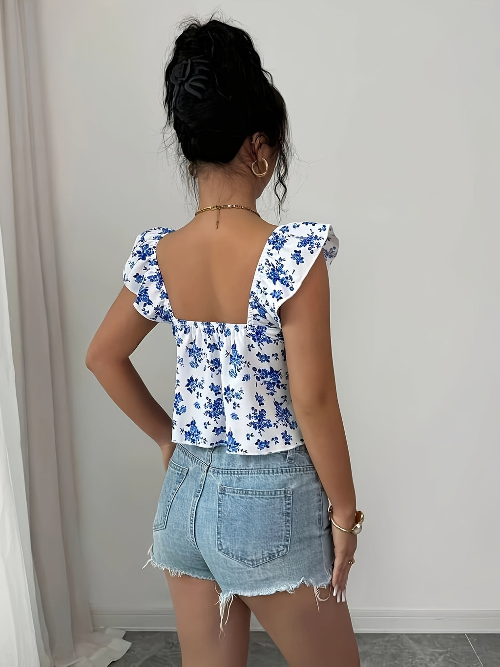 Women's Elegant Small Floral Print Short Hoodie with Asymmetric Cuffs and Hem, Vacation Style T-Shirt, Spring/Autumn Floral Top, Sexy Summer Top, Summer Casual Top - Mixed colors