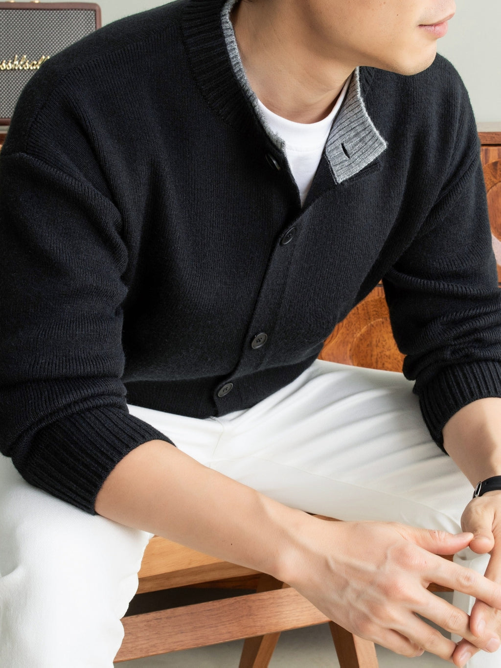 2026 Spring/Autumn New Men's Textured Round Neck Knit Cardigan, Middle-Aged Business Casual Single-Breasted Sweater Jacket, Versatile Style for Daily Commute / Weekend Outings - Black