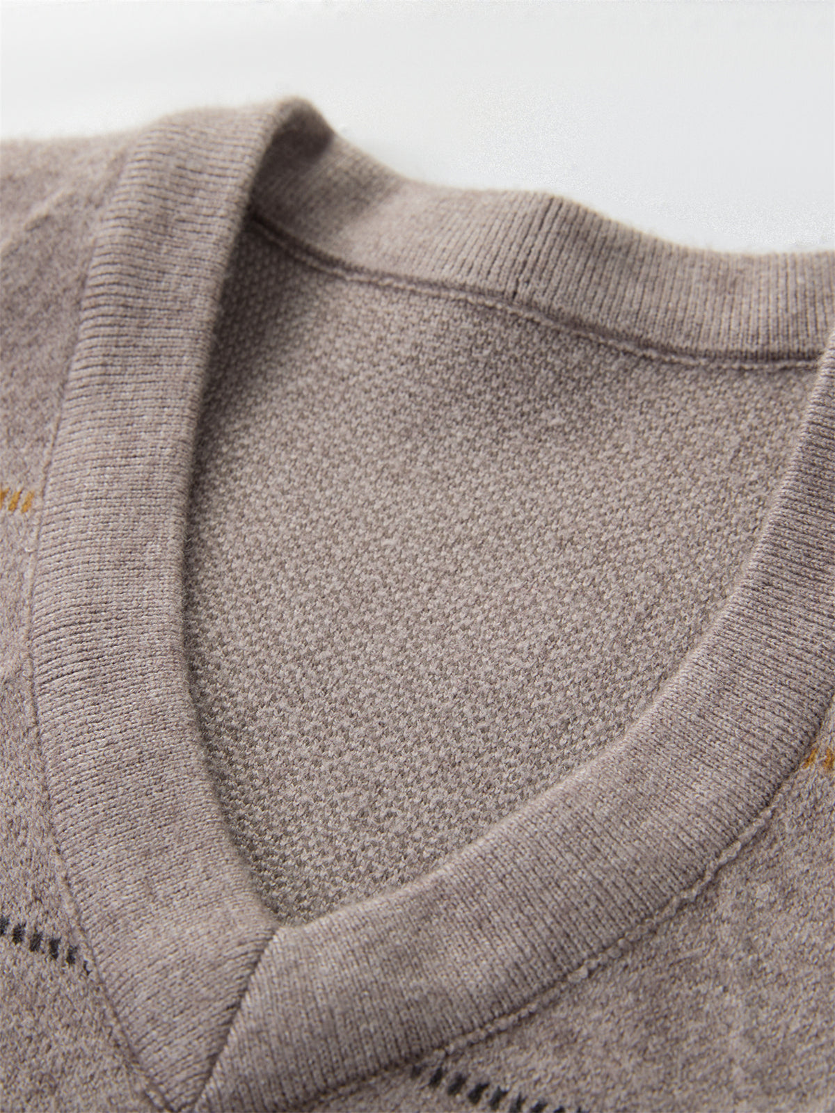 Men's Solid Color V-Neck Sweater - Warm Winter Knit Pullover with V-Neck Collar, Basic Long Sleeve Knitwear Suitable for Fall and Winter, Casual Office Wear, Hand Washable Regular Fit Sweater for Layering - Camel