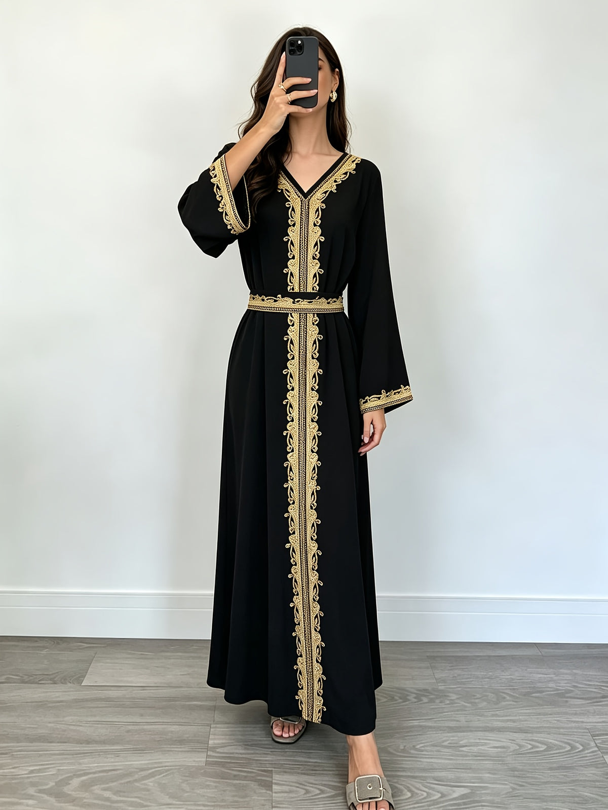 1pc Women's Elegant Abaya Dress, Golden Embroidered V-Neck Long Sleeve Gown, Luxurious Evening Banquet Party Dress with Belt, Women's V-Neck Long Sleeve Long Abaya with Luxurious Contrast Golden Trim for Parties - Black