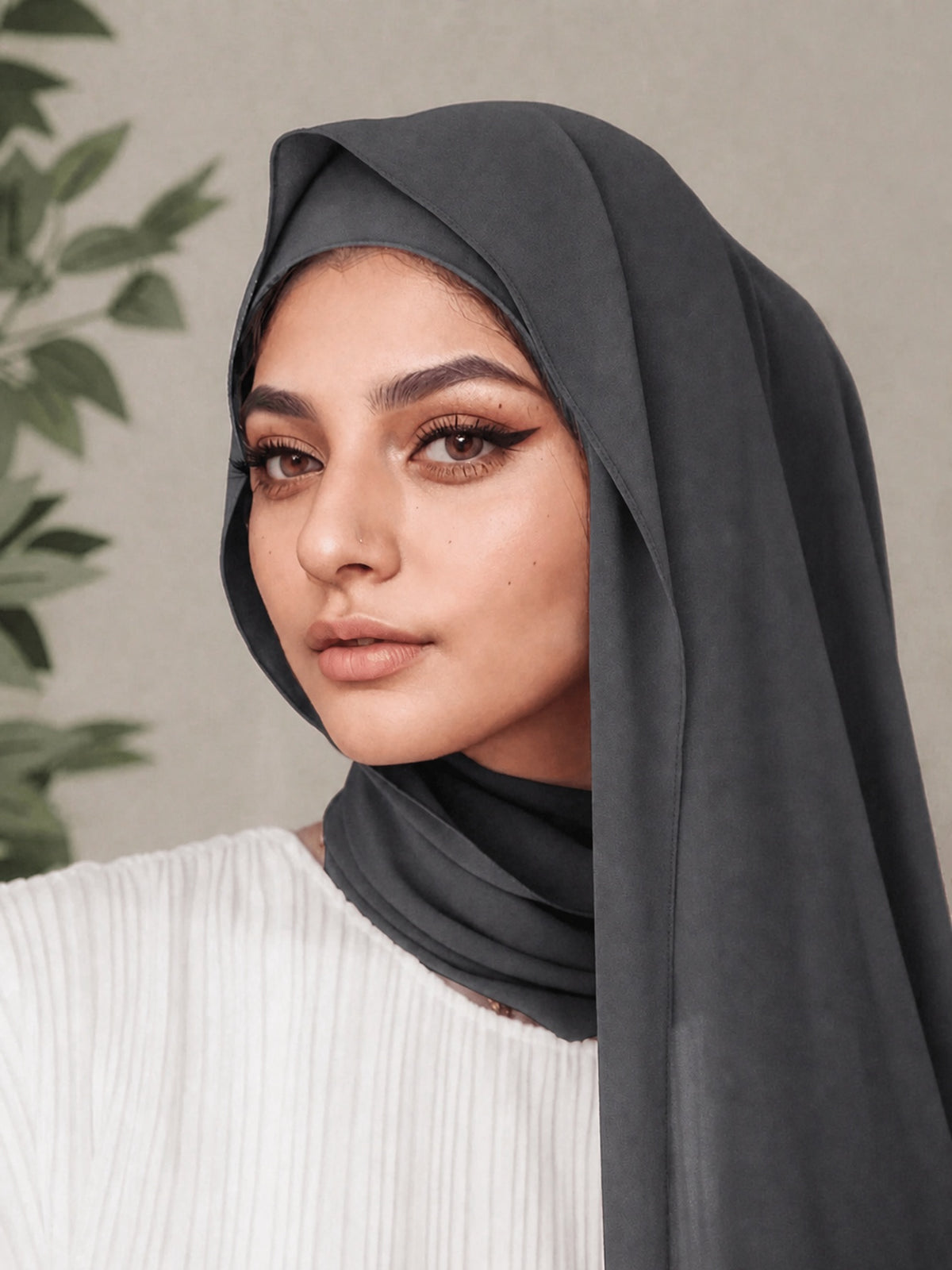 2pcs/Set Includes One Solid-Color Chiffon Headscarf And One Tube-Style Under-Cap. Made from High-Quality, Durable Chiffon, The Set Is Smooth, Comfortable, And Breathable. Suitable for Daily Wear, Commuting, And Eid Prayers; Perfect for All Seasons - Dark Gray