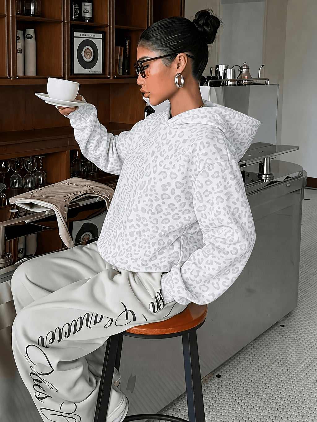 Women's Sweatshirt, Casual and Simple College-style Retro Leopard Sweatshirt[Printed Design-not Textured] - Multicolor