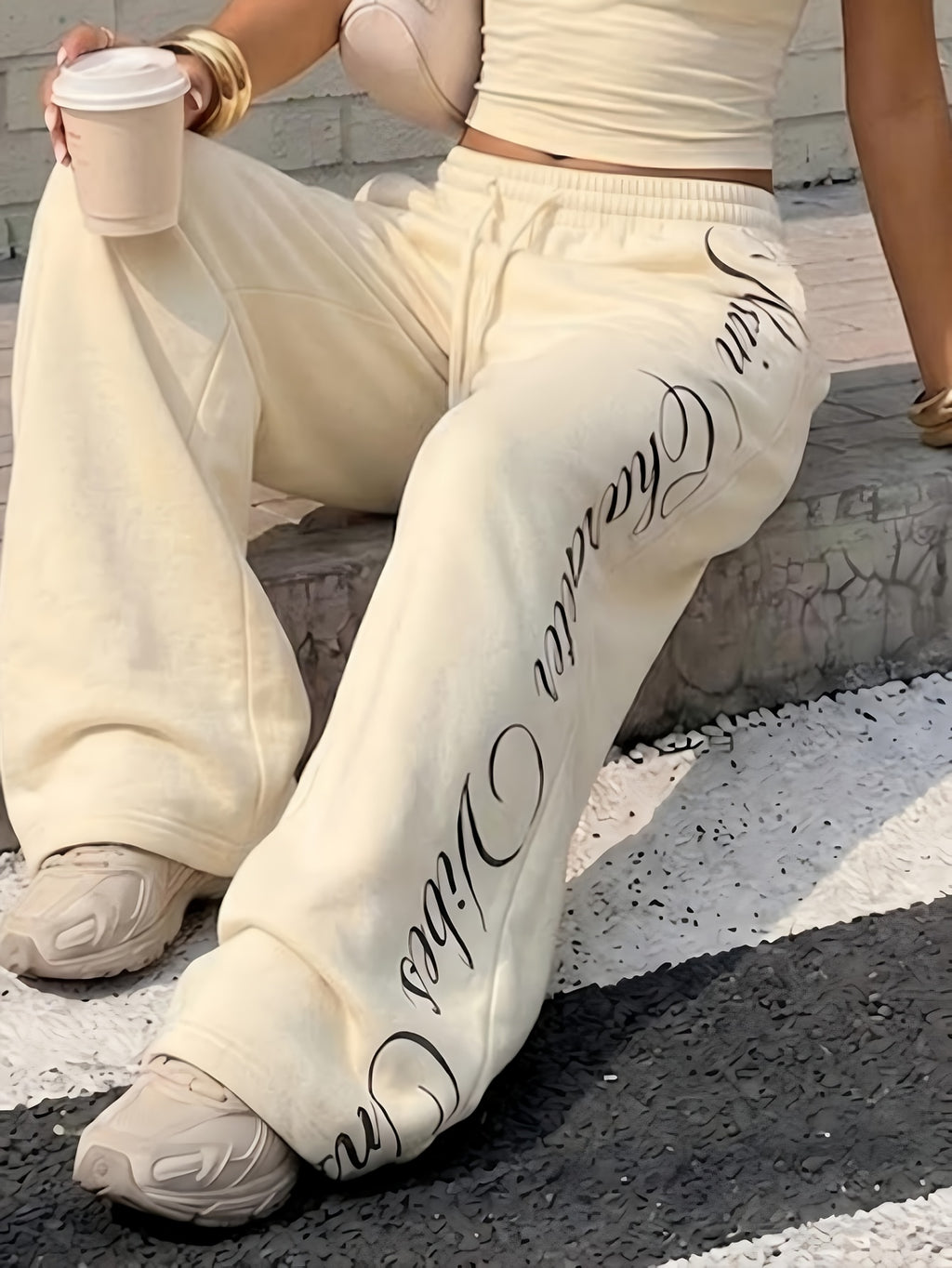 Women'S Y2K Wide Leg Sweatpants High Waist Drawstring Drapey Floor-Length Casual Trousers Side Floral English Print Soft Loose Pants Trendy Street Style Flowy Joggers Suitable for Spring Summer Fall Daily Outing, Fitness, Home Wear - Apricot