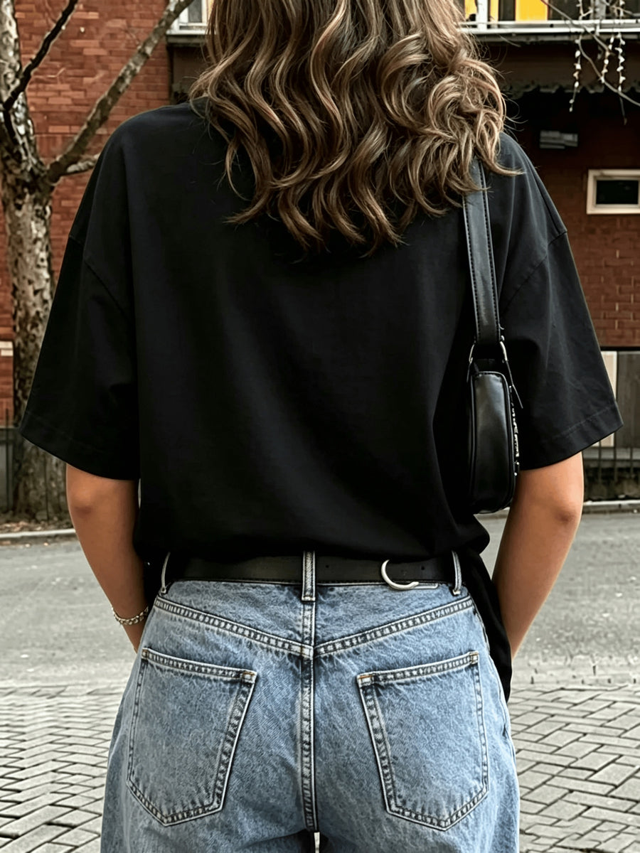 Fun Face-Covering Teddy Bear Pattern Women's Loose Fit Short Sleeve T-Shirt, Cute Vintage Cartoon Print Design, Relaxed Oversized Cut, Suitable for Daily Commuting and Casual Wear, with a Playful Girly Vibe - Black
