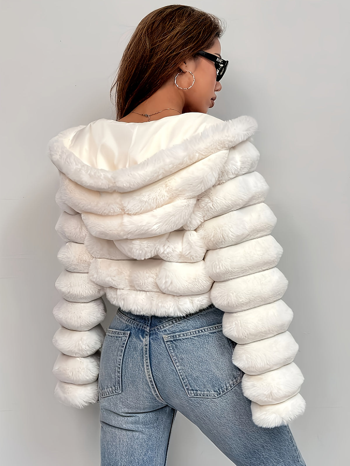 New Autumn/Winter 3D Effect Women's Hooded Plush Jacket, a Stylish and Warm Autumn/Winter Outfit - White
