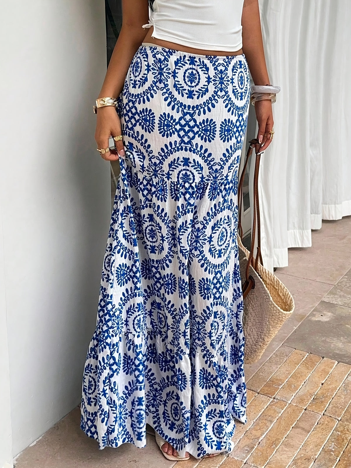 Printed Relaxed Low-Waist Maxi Skirt - Blue And White
