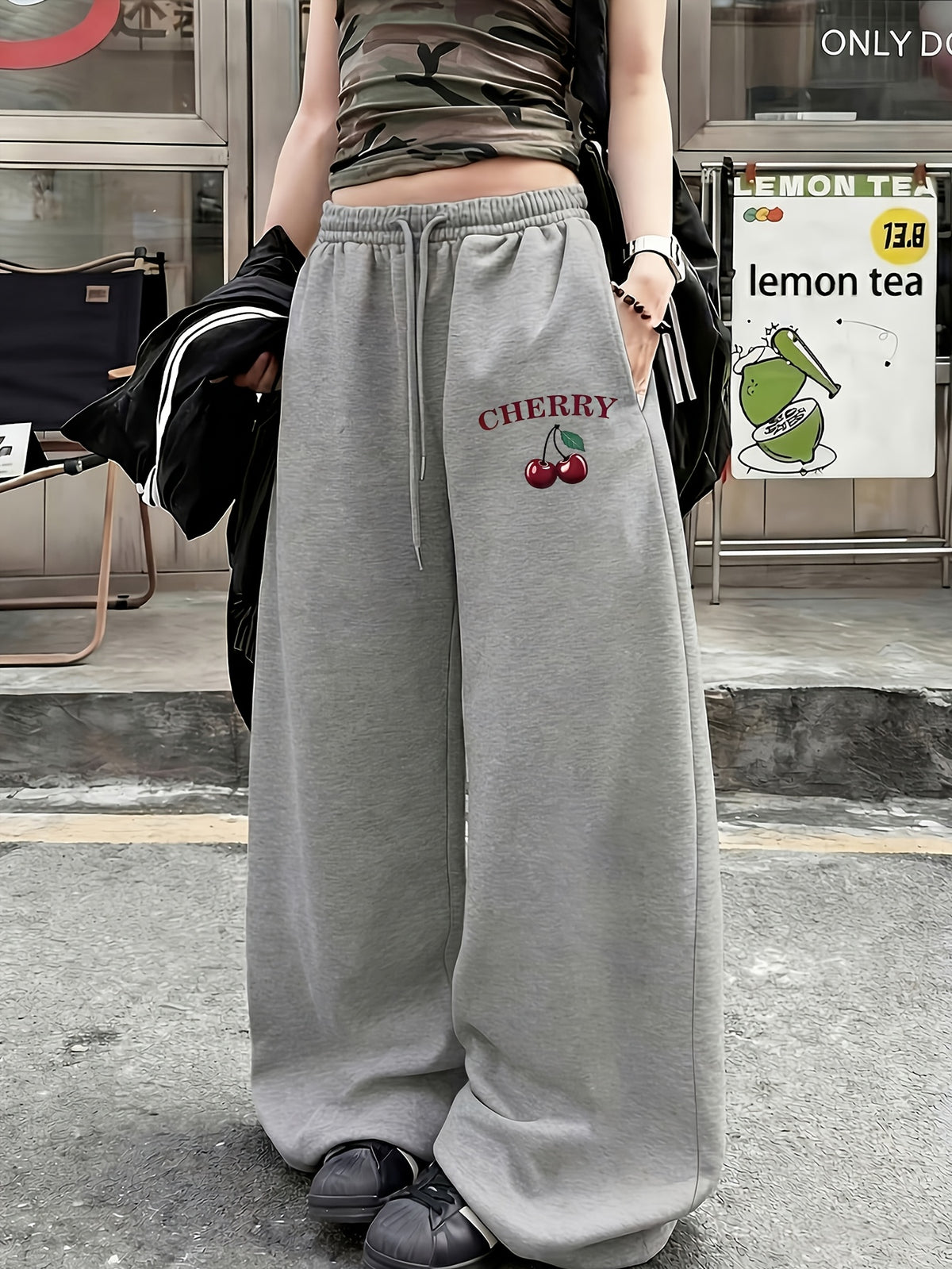 Women's Fun "Cherry Fruit" Letter Sweetheart Pattern Print Fashionable Street Style Light Gray Drawstring Loose Fit Sweatpants, Daily Soft and Comfortable Vintage Fashion Commuter Versatile Y2K Hip-Hop Sporty Loose Pants, Suitable for Outdoor Sports - Grey
