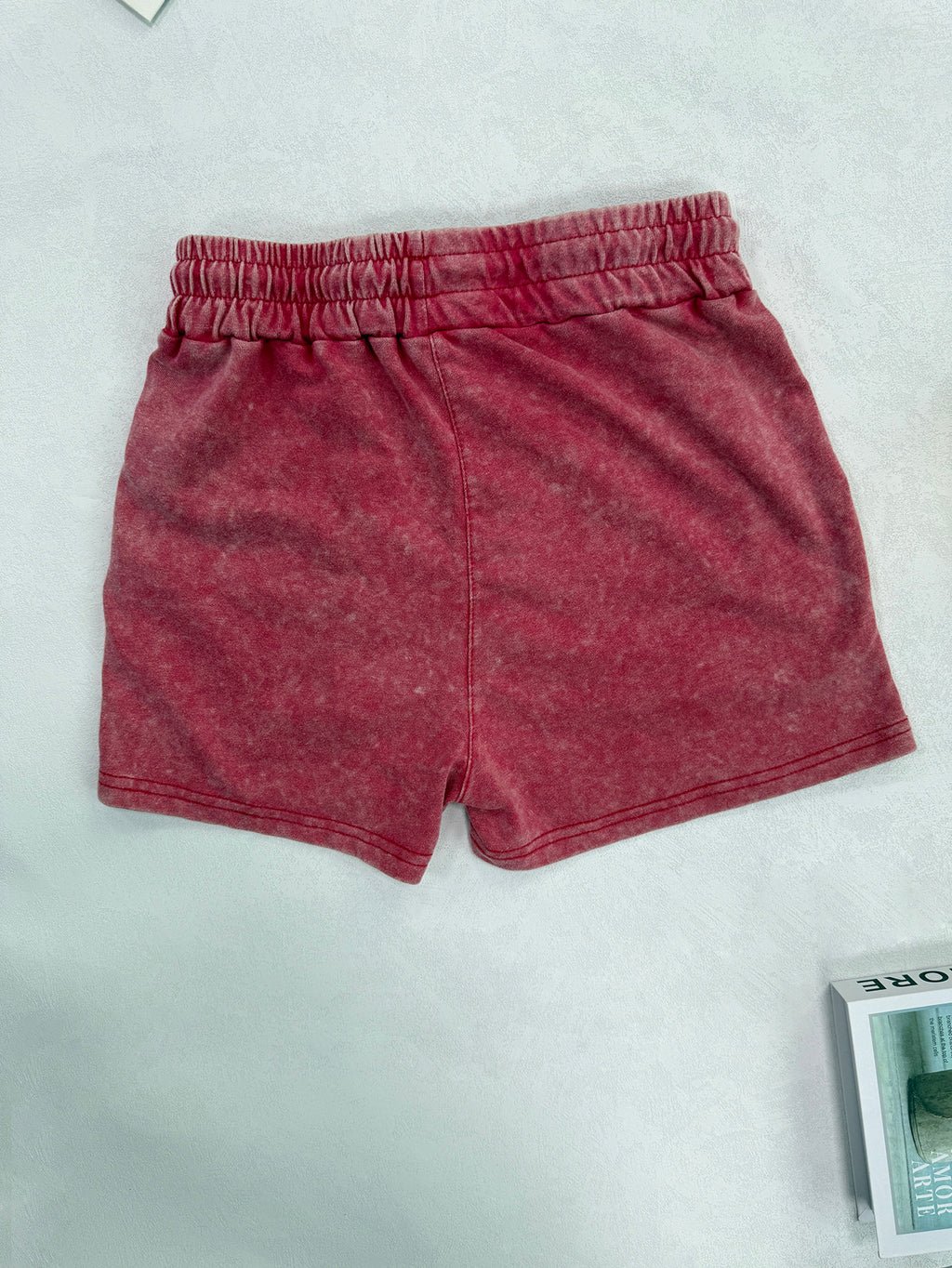 Small Niche Design, Fashionable and Trendy Patterns, Printed Women's Summer Retro Washed Distressed Shorts, Loose and Casual - Red