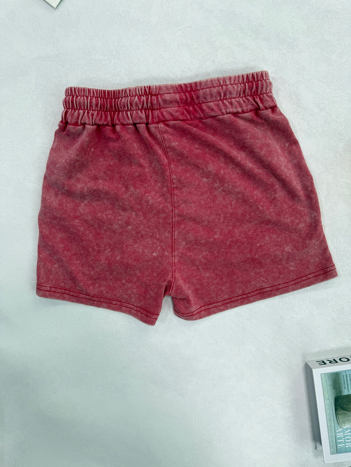 Small Niche Design, Fashionable and Trendy Patterns, Printed Women's Summer Retro Washed Distressed Shorts, Loose and Casual - Red