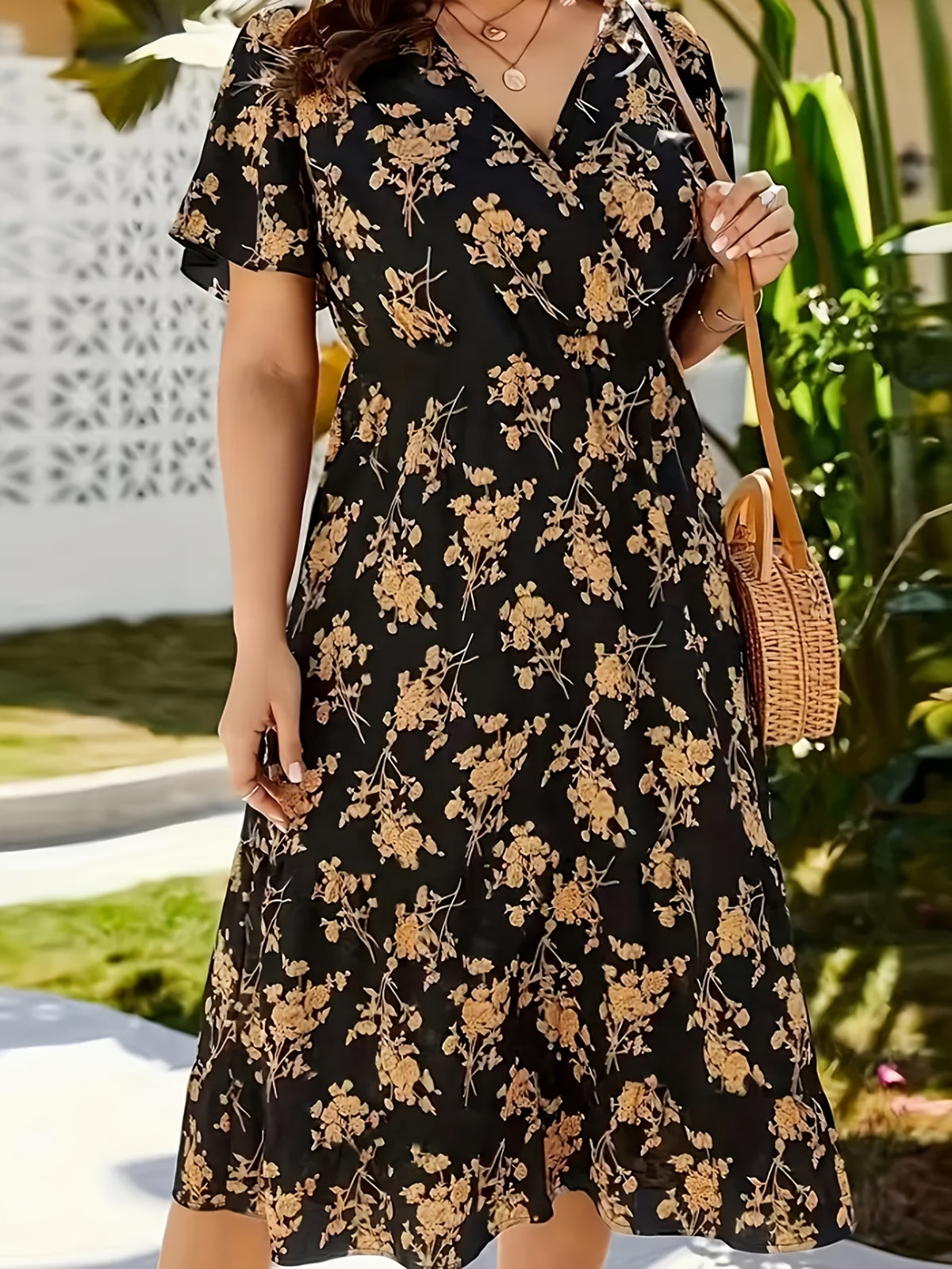 Floral Printed High-Waisted Casual V-Neck Polyester Dress for Adult, Spring/Fall Collection, A Pendulum Style, Woven Fabric, 105 g/m² - Black
