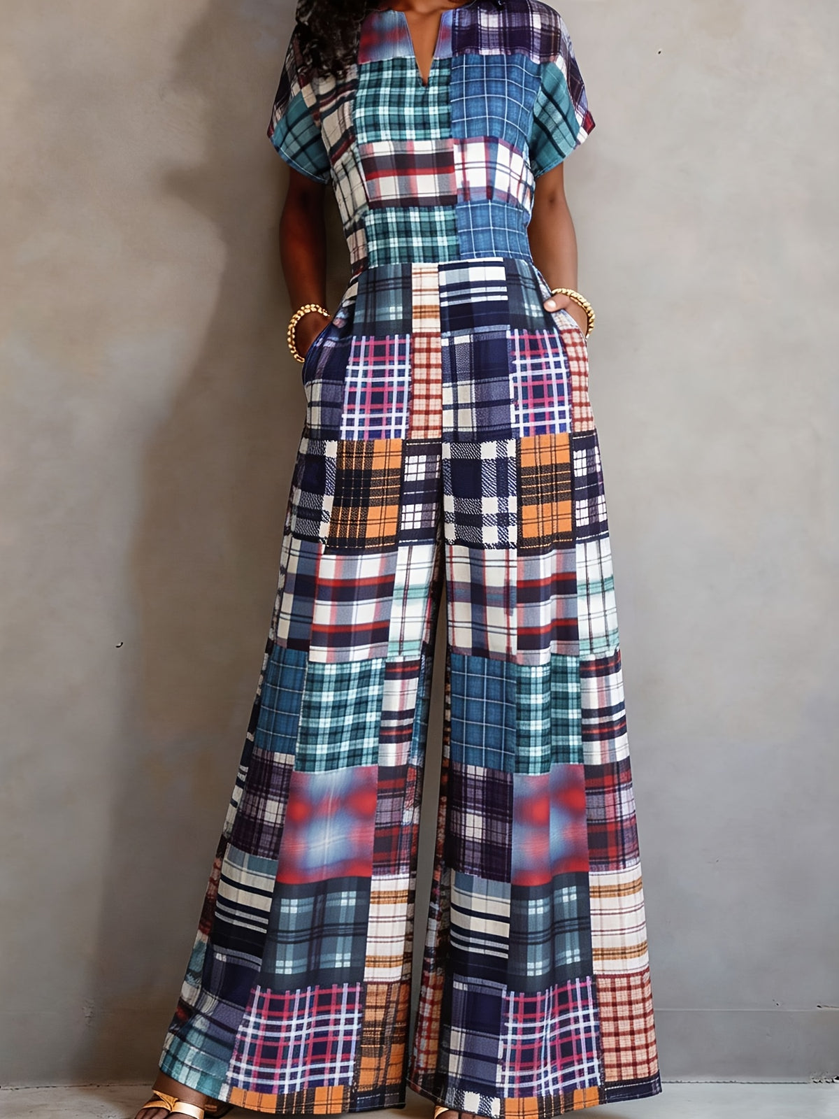 2026 Spring/Summer New Retro Color Block Plaid Short Sleeve Jumpsuit for Women, V-Neck, Waist-Cinching, Wide-Leg Long Pants, American Casual Retro Style One-Piece Suit, Rich Retro, with an American Casual Atmosphere. Small V-Neck Is Easy And Neat - Mixed colors