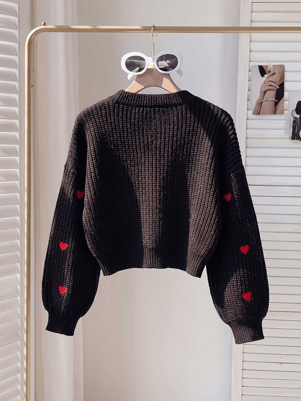 Women's Cardigan with Embroidered Heart, Contrast Color Pattern, V-Neck, Cropped Style, Button-Up Outerwear; Red Cropped Cardigan with Heart Embroidery, Long Sleeves, V-Neck, Versatile Girly Style Jacket Top - Black